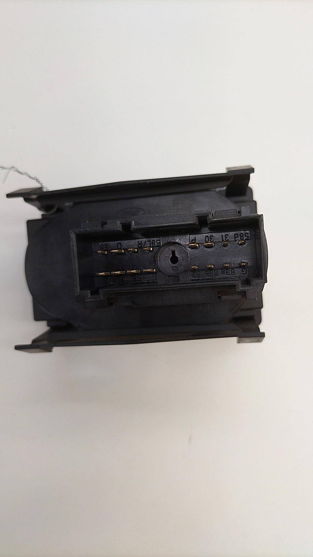 Commande de phare FORD FIESTA 5 PHASE 2 Diesel - 1
