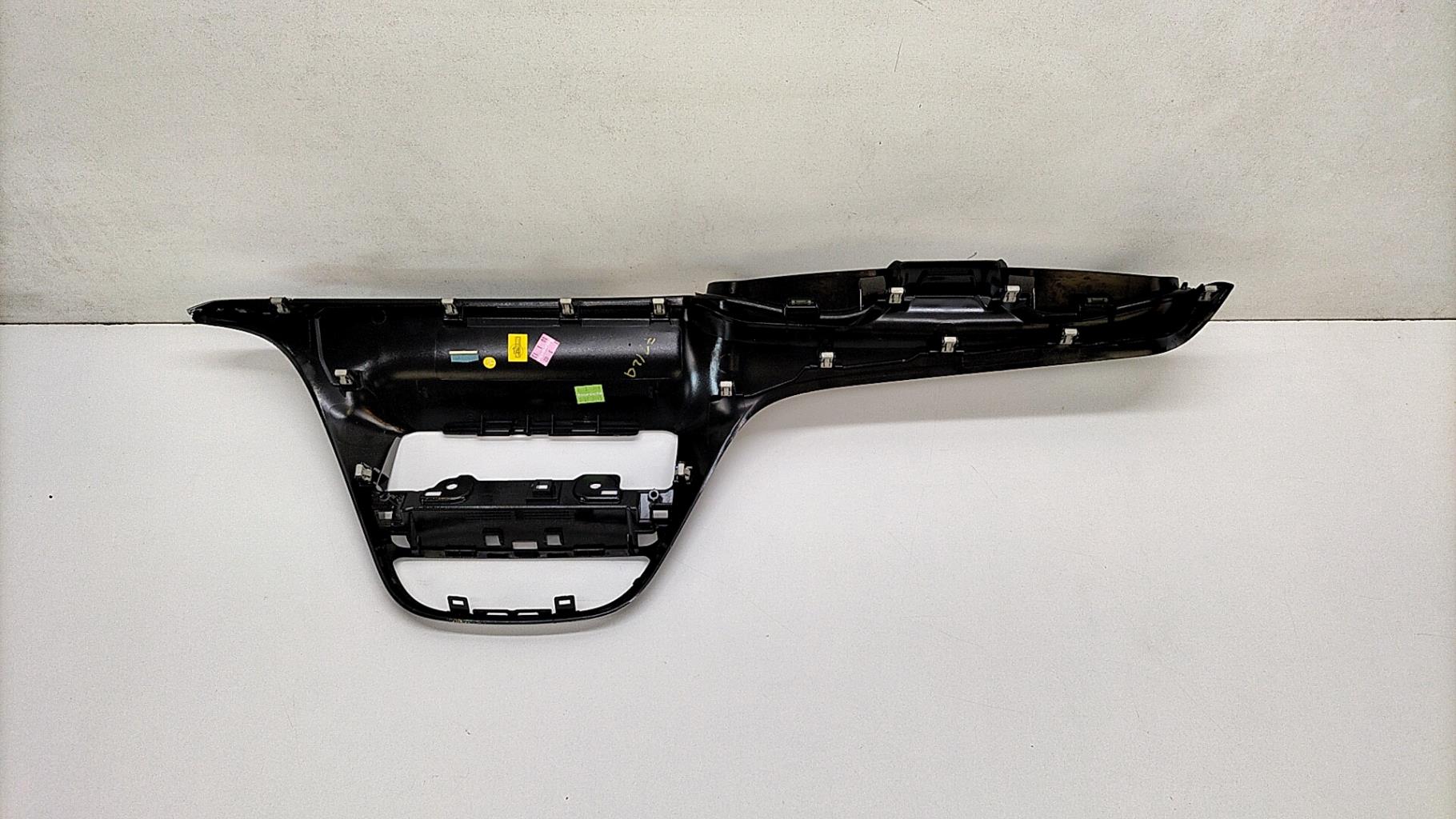 Consolle centrale (interno in plastica) PEUGEOT 208 1 PHASE 1 Diésel - 1