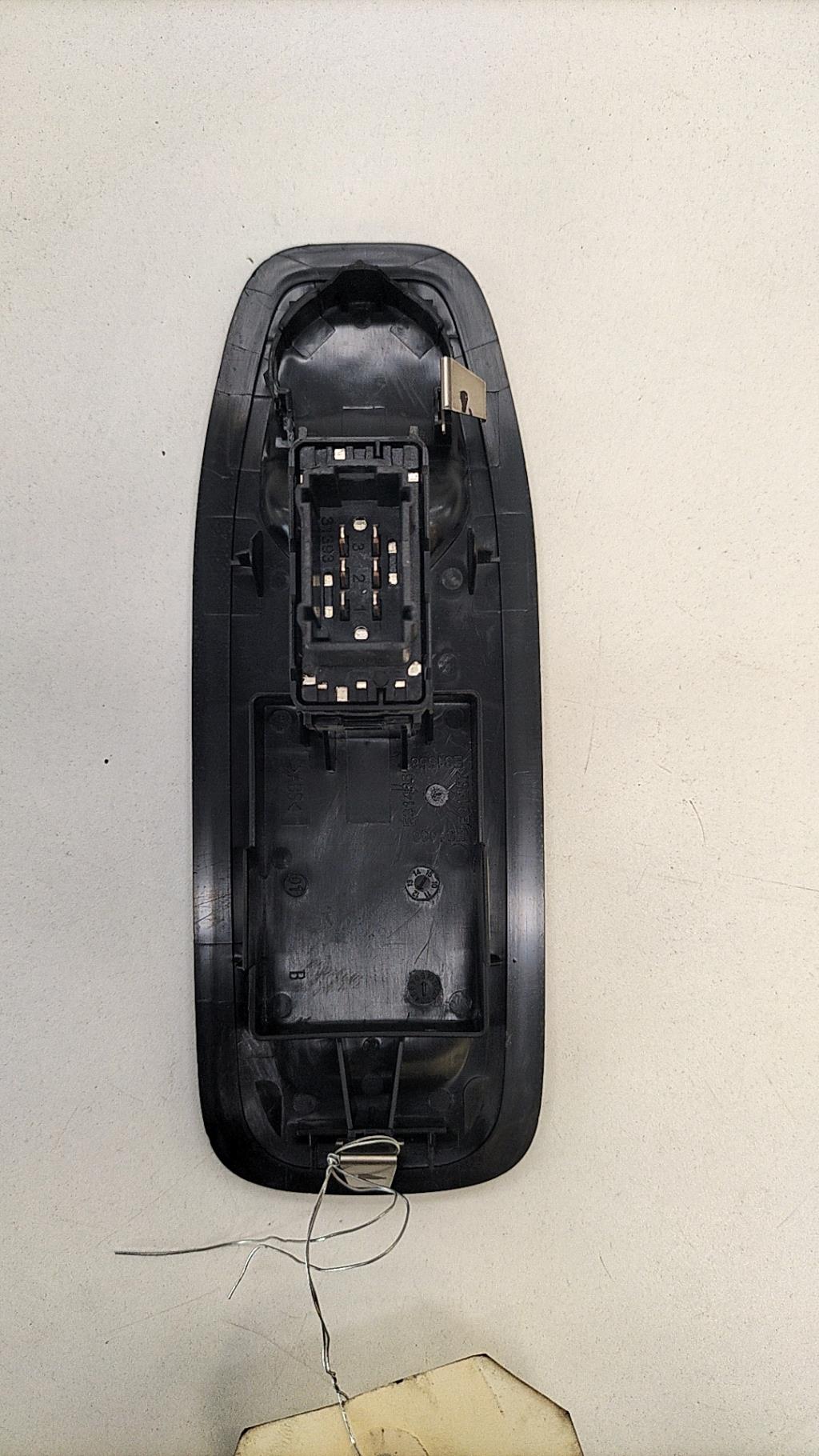 Interruttore lavacristalli anteriore destro PEUGEOT 208 1 PHASE 1 Diésel - 1