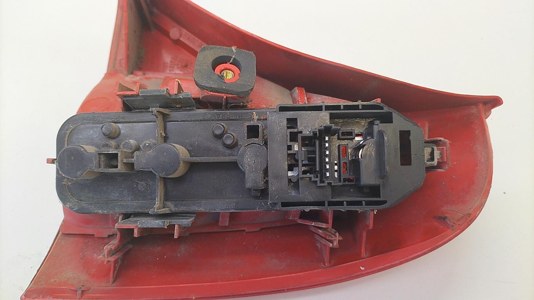 Fanale posteriore principale sinistro (luci) RENAULT CLIO 2 PHASE 1 Gasolina - 1