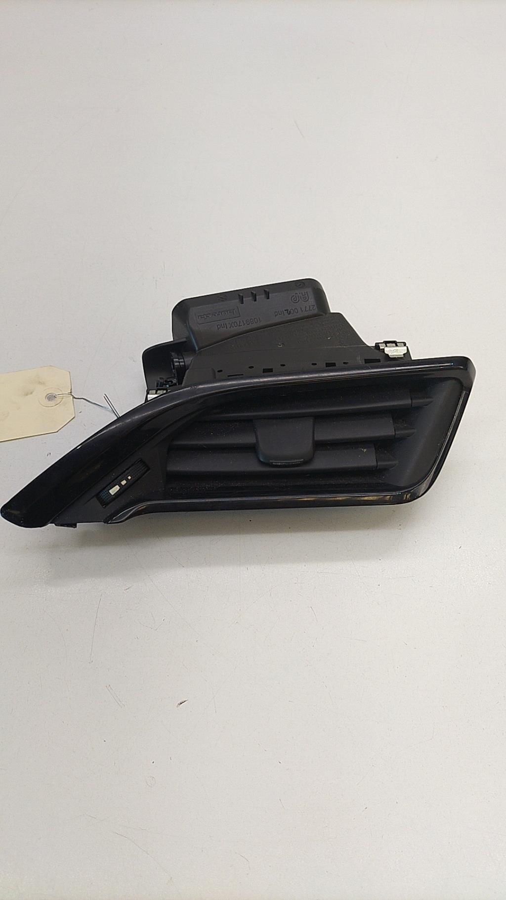 Bocchetta aerazione cruscotto anteriore destra PEUGEOT 208 1 PHASE 1 Diésel - 1