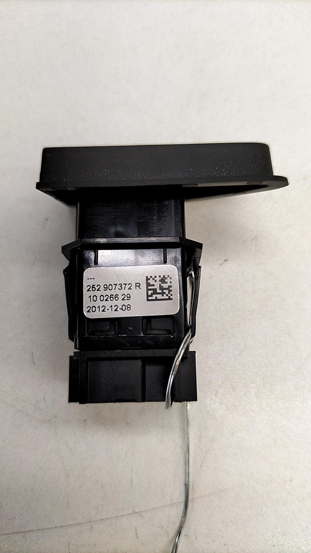 Bouton de warning RENAULT CLIO 4 PHASE 1 Diesel - 1