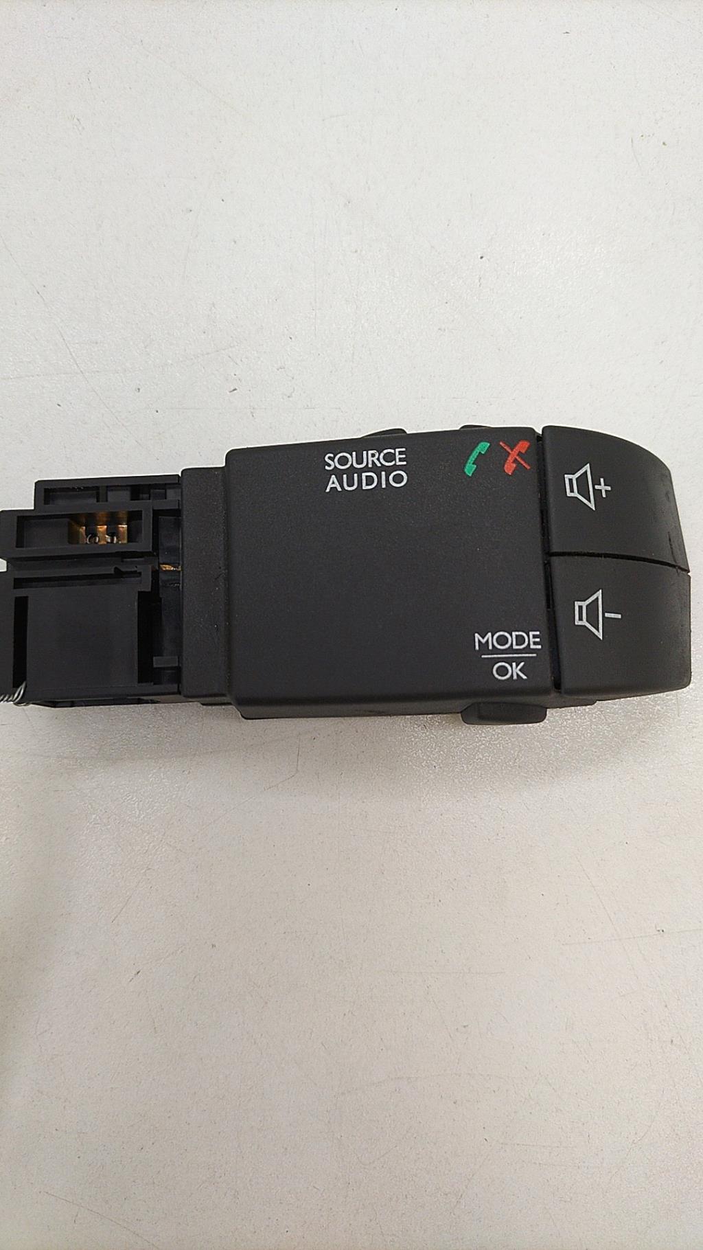 Commande autoradio RENAULT CLIO 4 PHASE 1 Diesel - 1