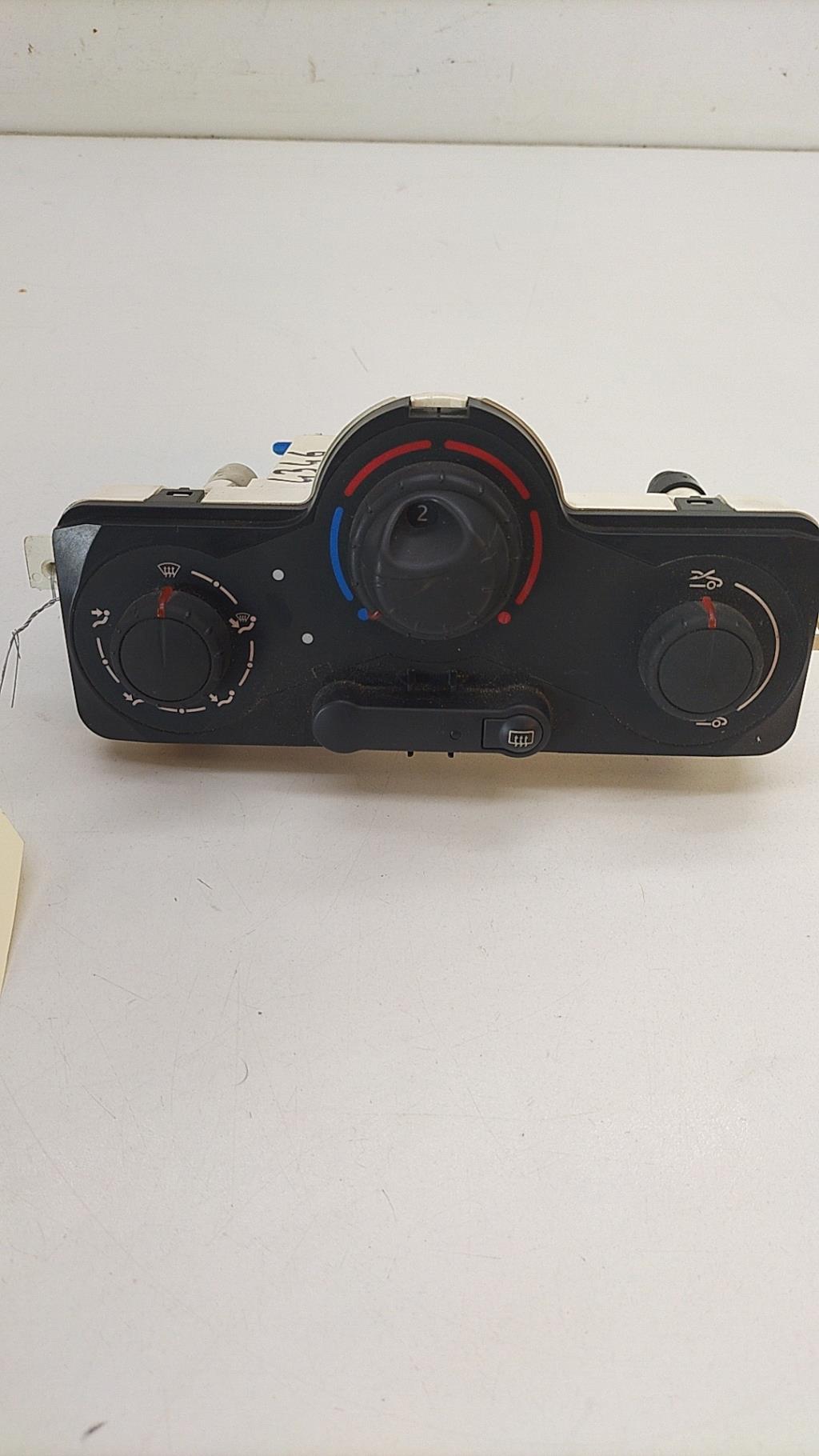 Commande chauffage RENAULT CLIO 3 PHASE 1 Diesel - 1