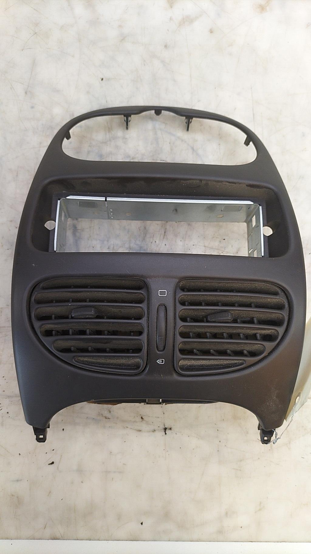 Consolle centrale (interno in plastica) PEUGEOT 206 PHASE 1 Diésel - 1