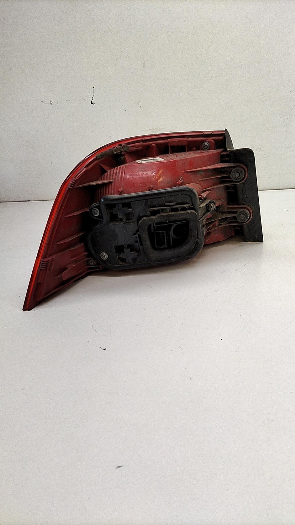 Fanale posteriore principale destro (luci) VOLKSWAGEN PASSAT 6 BREAK Diésel - 1