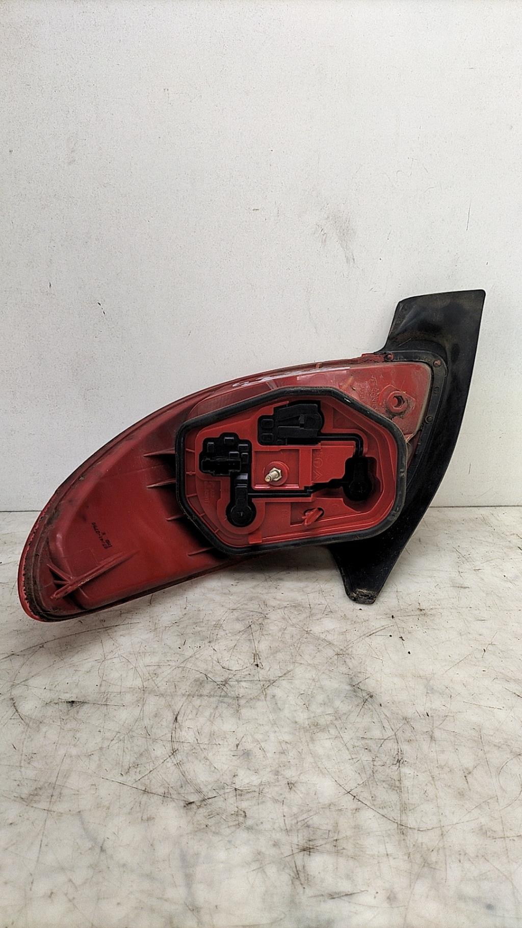 Fanale posteriore principale sinistro (luci) PEUGEOT 206 PHASE 1 Diésel - 1
