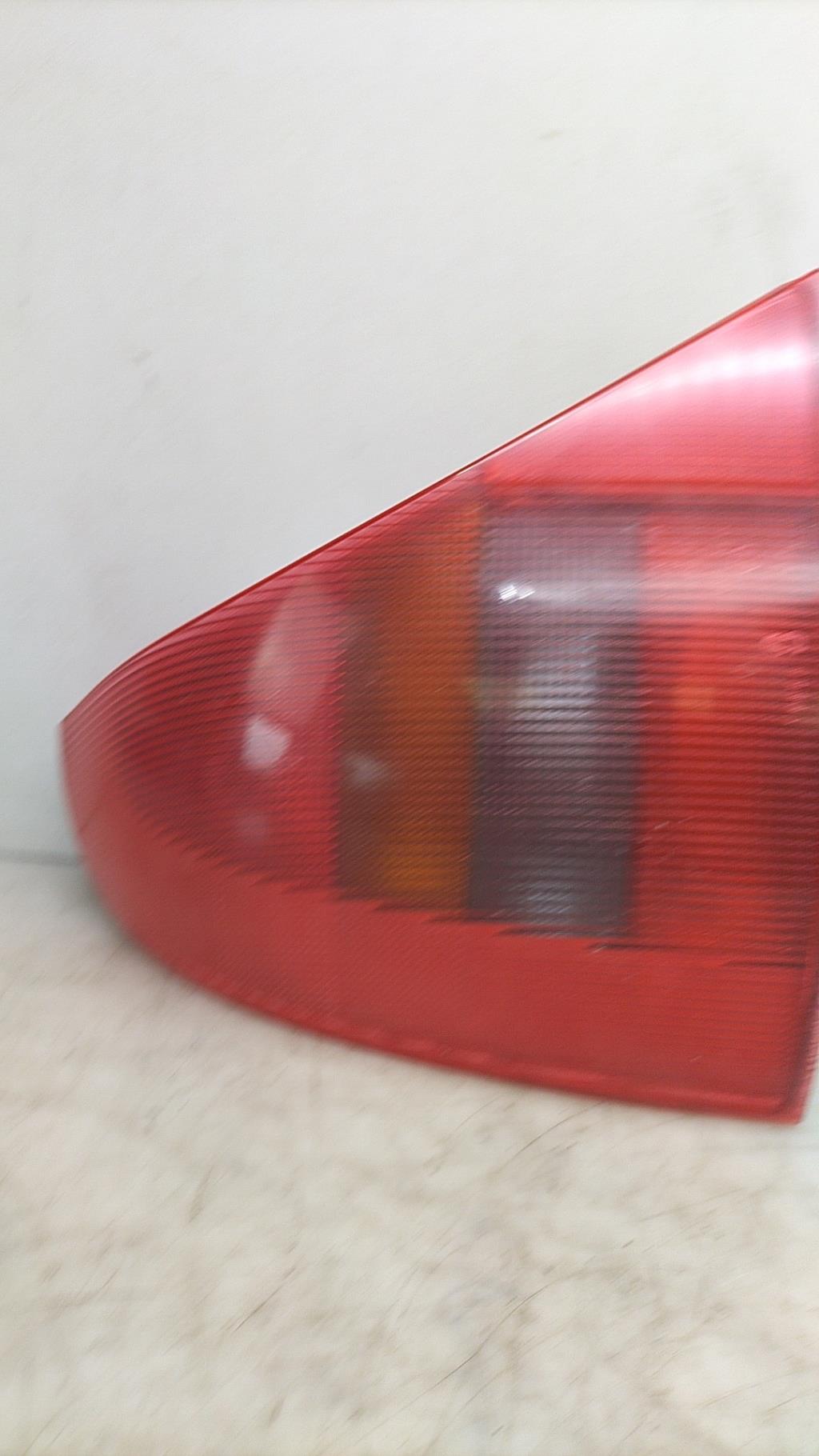 Fanale posteriore principale sinistro (luci) RENAULT CLIO 2 PHASE 1 Gasolina - 1