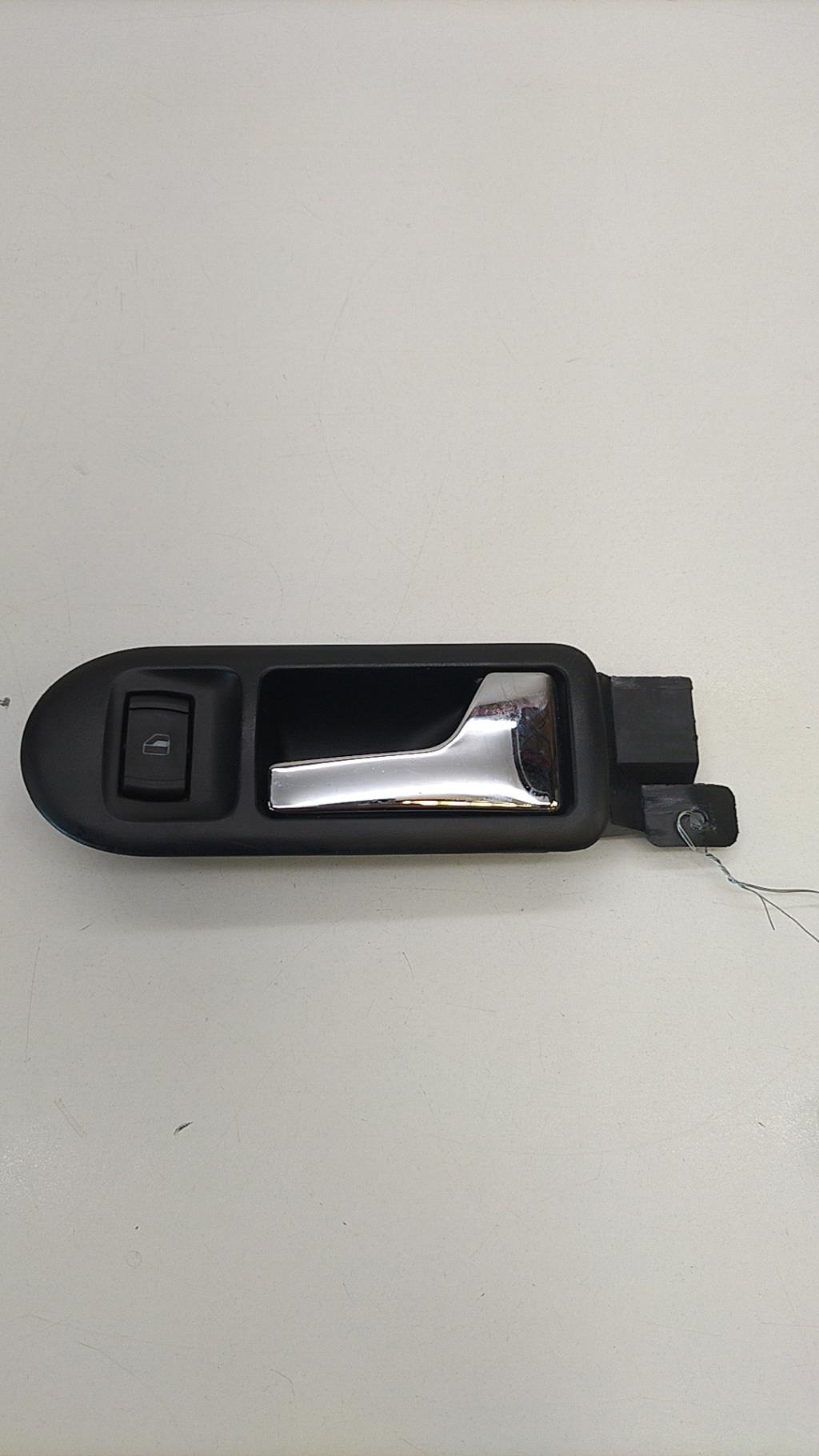 Maniglia interna anteriore destra VOLKSWAGEN GOLF 4 Gasolina - 1