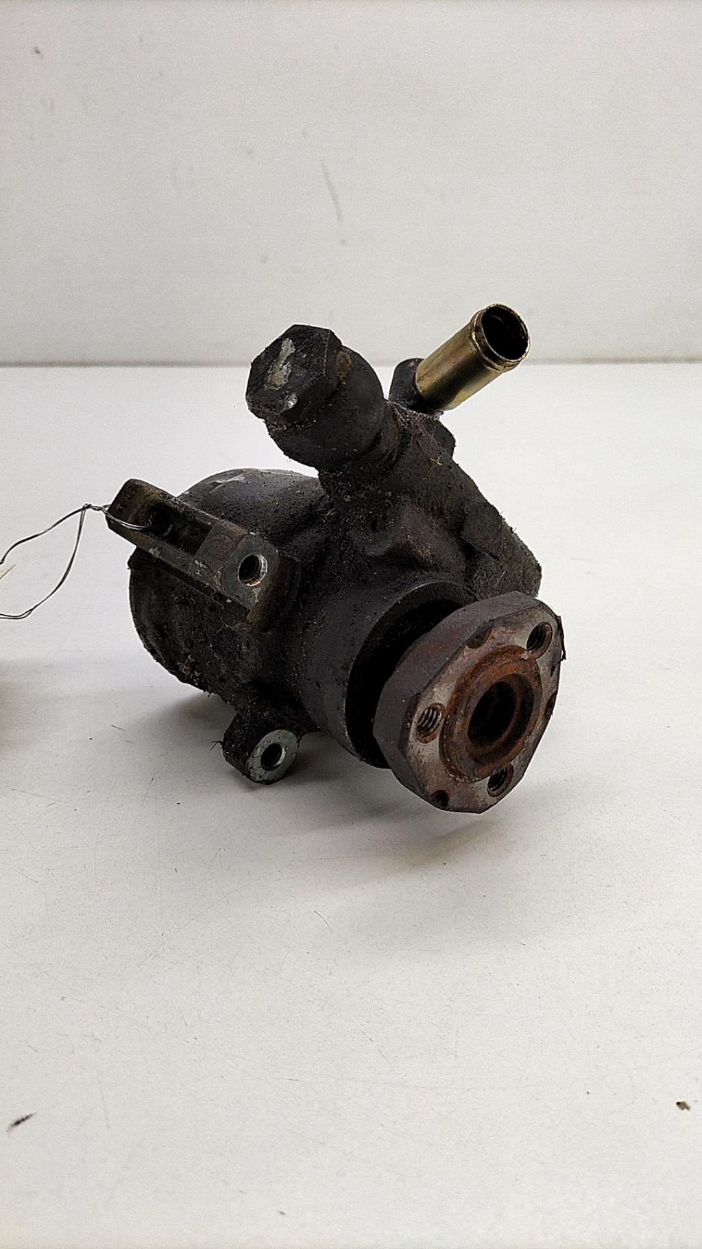 Pompe de direction VOLKSWAGEN GOLF 3  - 1