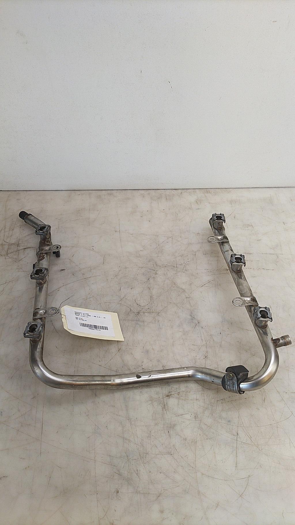 Rampe injection MERCEDES CLASSE E 210 PHASE 1 Essence - 1