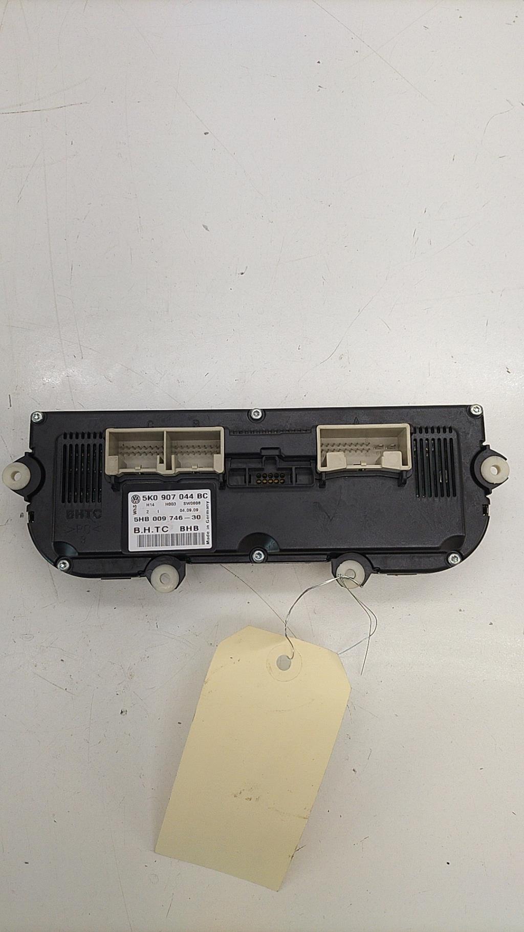 Commande chauffage VOLKSWAGEN GOLF 6 Diesel - 1