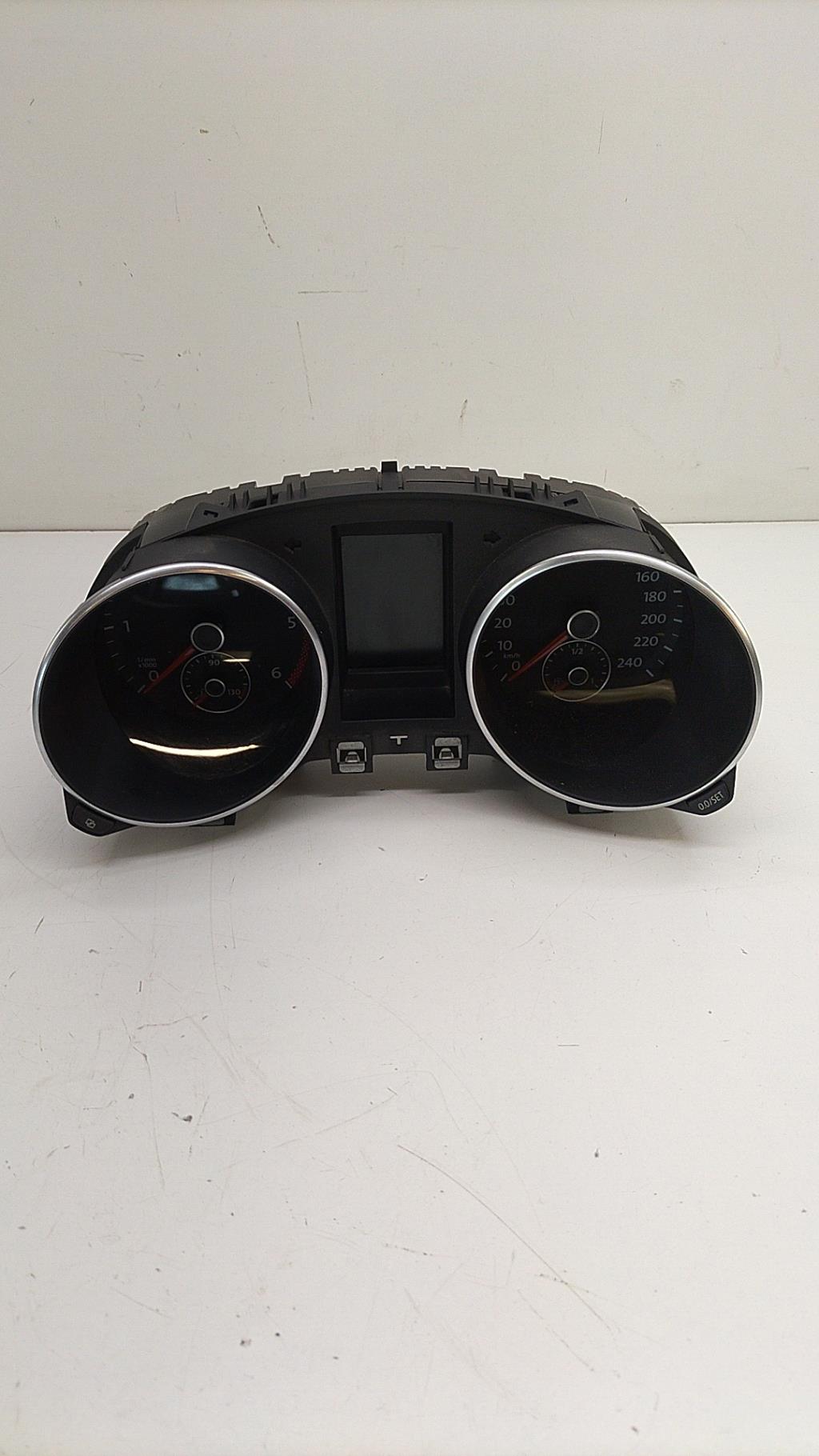 Compteur VOLKSWAGEN GOLF 6 Diesel - 1