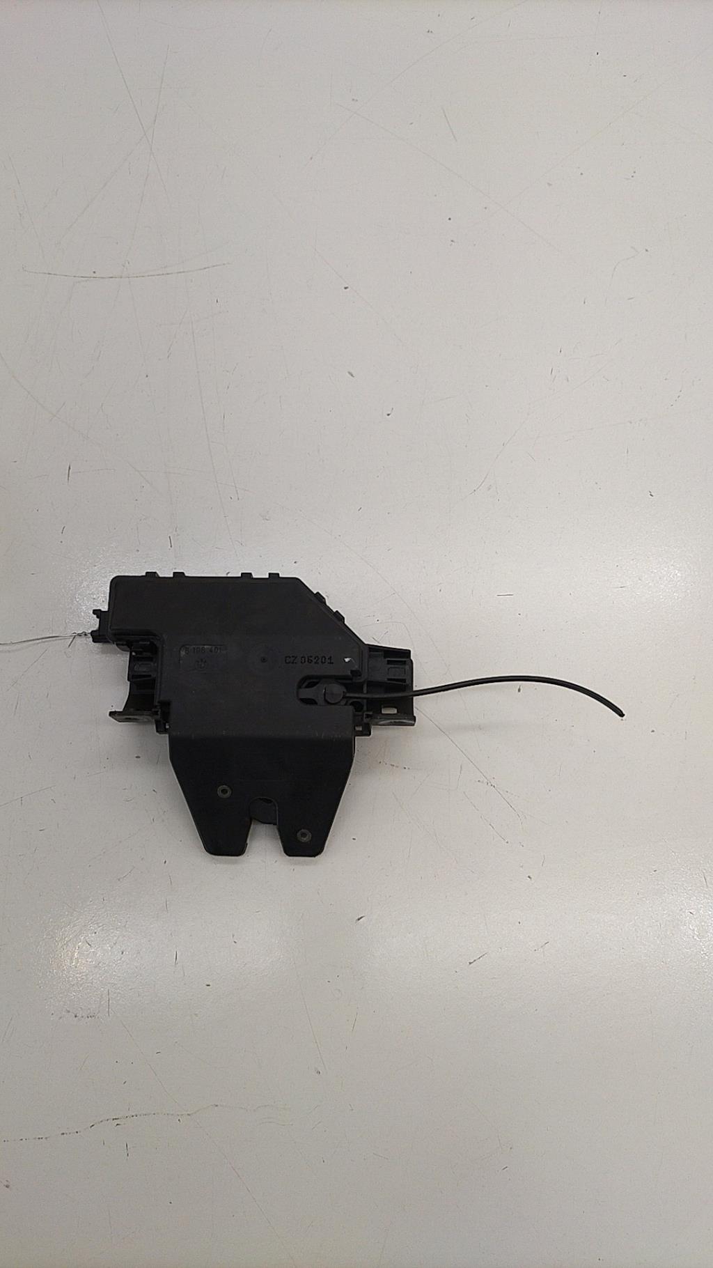 Serrure de coffre BMW SERIE 1 E87 PHASE 1 Diesel - 1