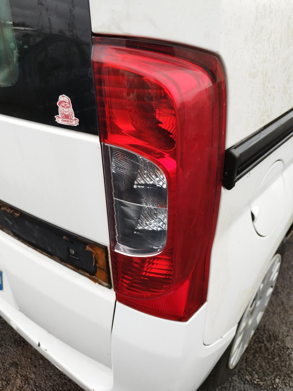 Fanale posteriore principale destro (luci) FIAT QUBO Diésel - 1