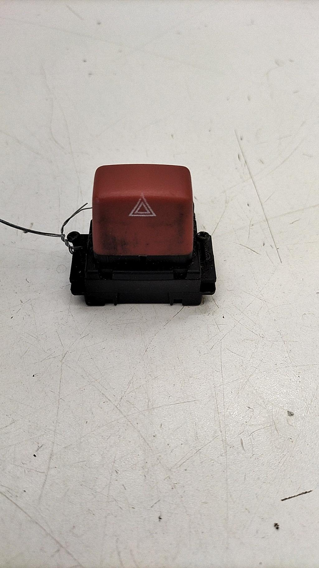 Bouton de warning RENAULT SAFRANE PHASE 1 Diesel - 1