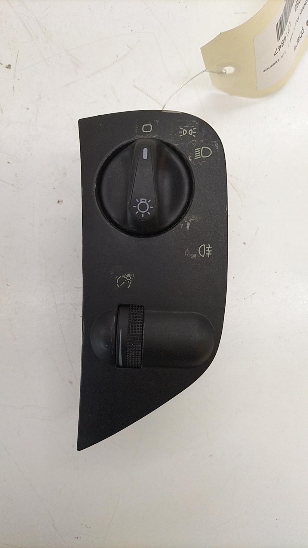 Commande de phare VOLKSWAGEN POLO 3 PHASE 1 Essence - 1