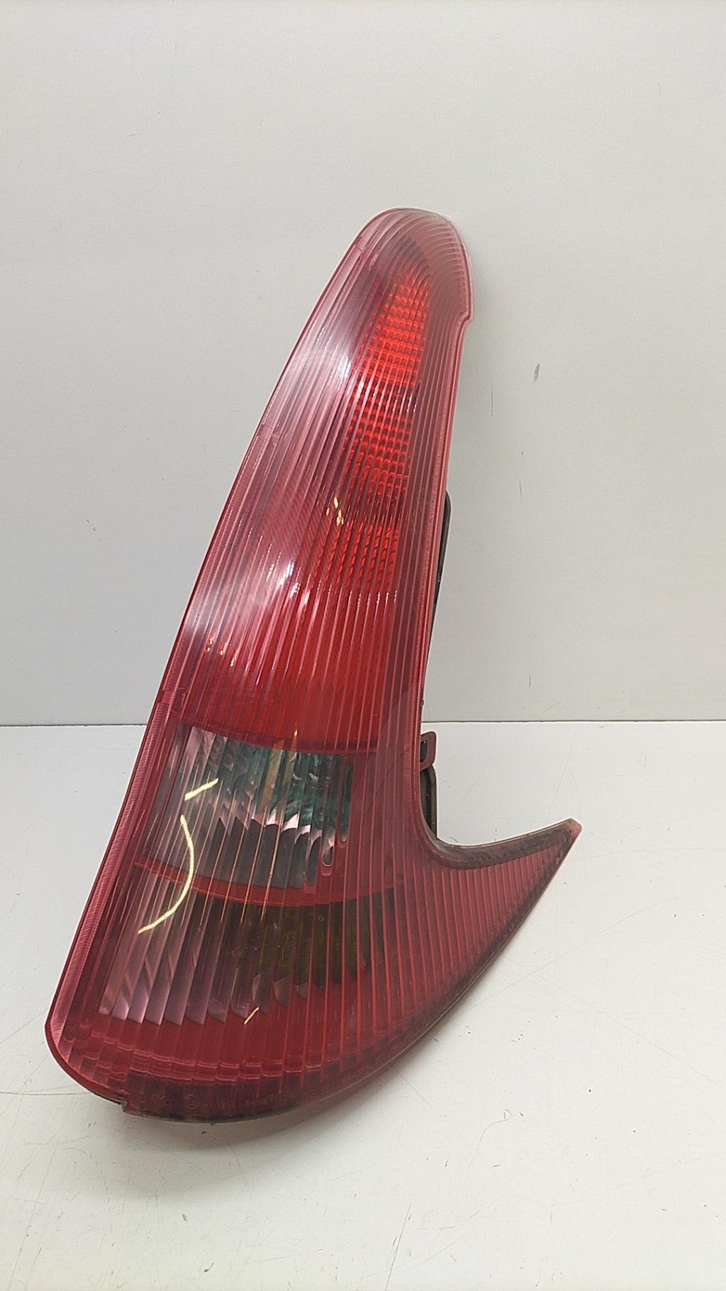 Fanale posteriore principale destro (luci) PEUGEOT 206 PHASE 2 BREAK Diésel - 1
