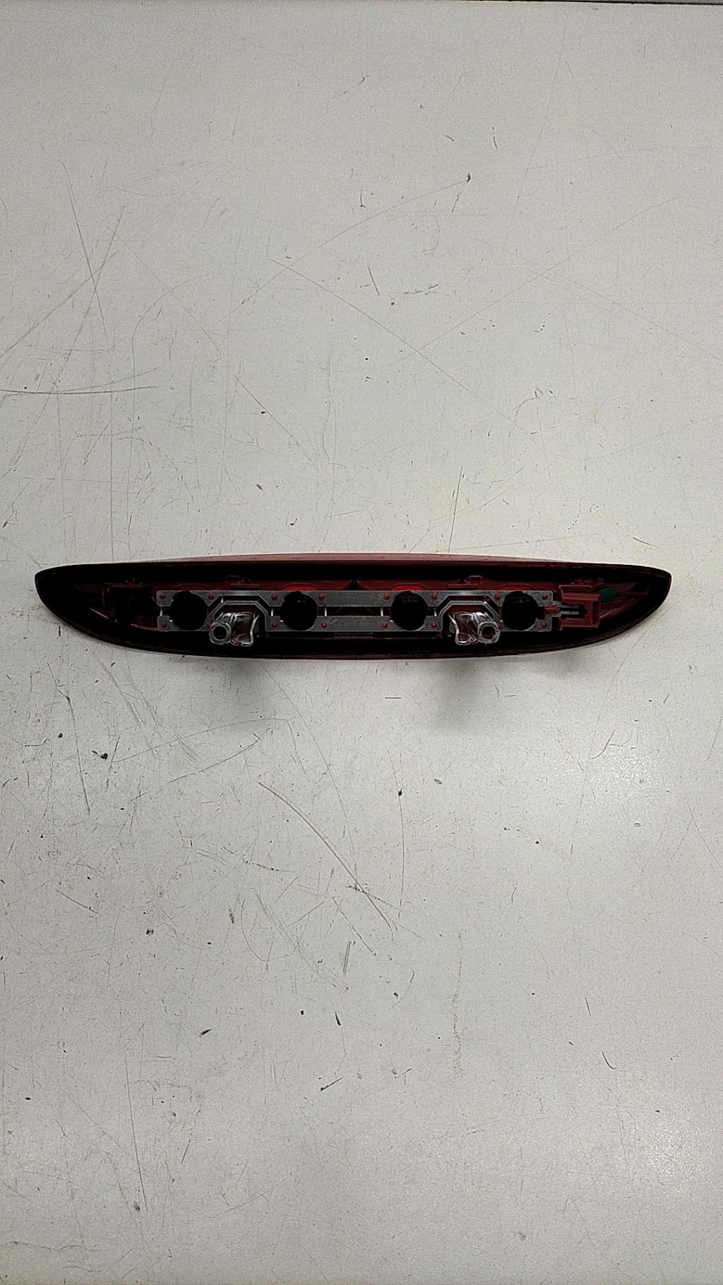 Luce stop centrale PEUGEOT 208 2 Gasolina - 1