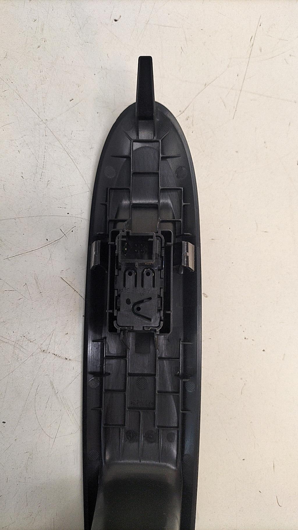 Interruttore lavacristalli anteriore destro CITROEN C4 2 PHASE 1 Diésel - 1