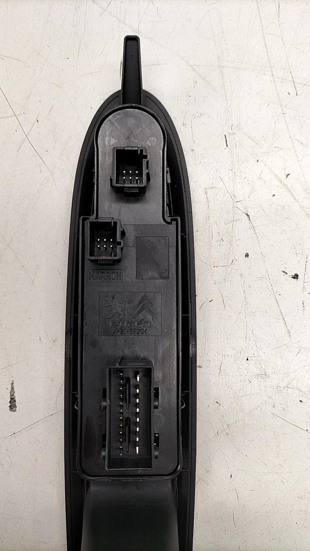 Interruttore lavacristalli anteriore sinistro CITROEN C4 2 PHASE 1 Diésel - 1