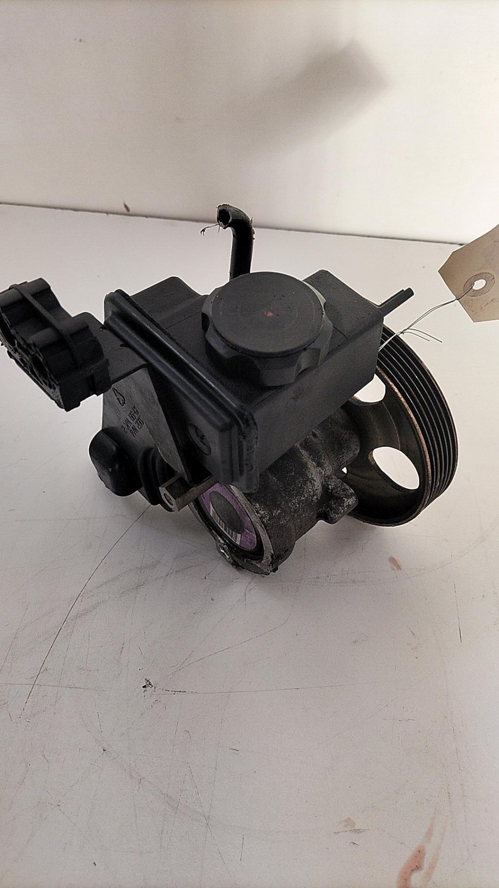 Pompe de direction PEUGEOT 206 PHASE 1 Essence - 1