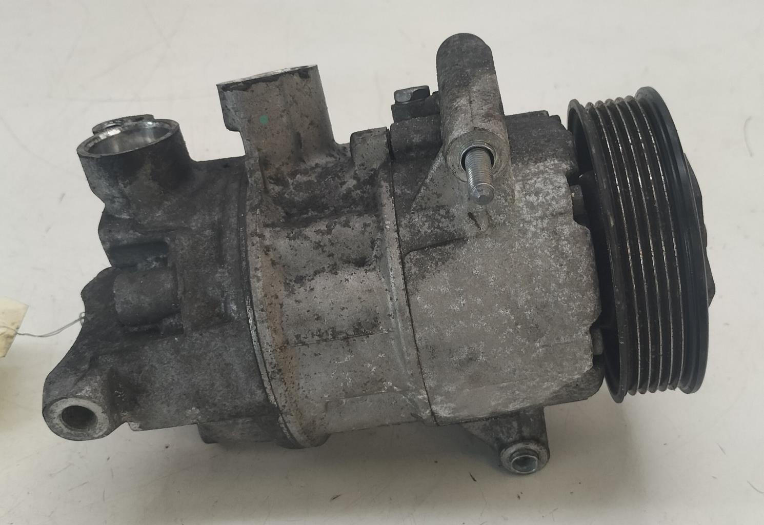 Compresseur clim VOLKSWAGEN GOLF 7 PHASE 2 Essence - 1