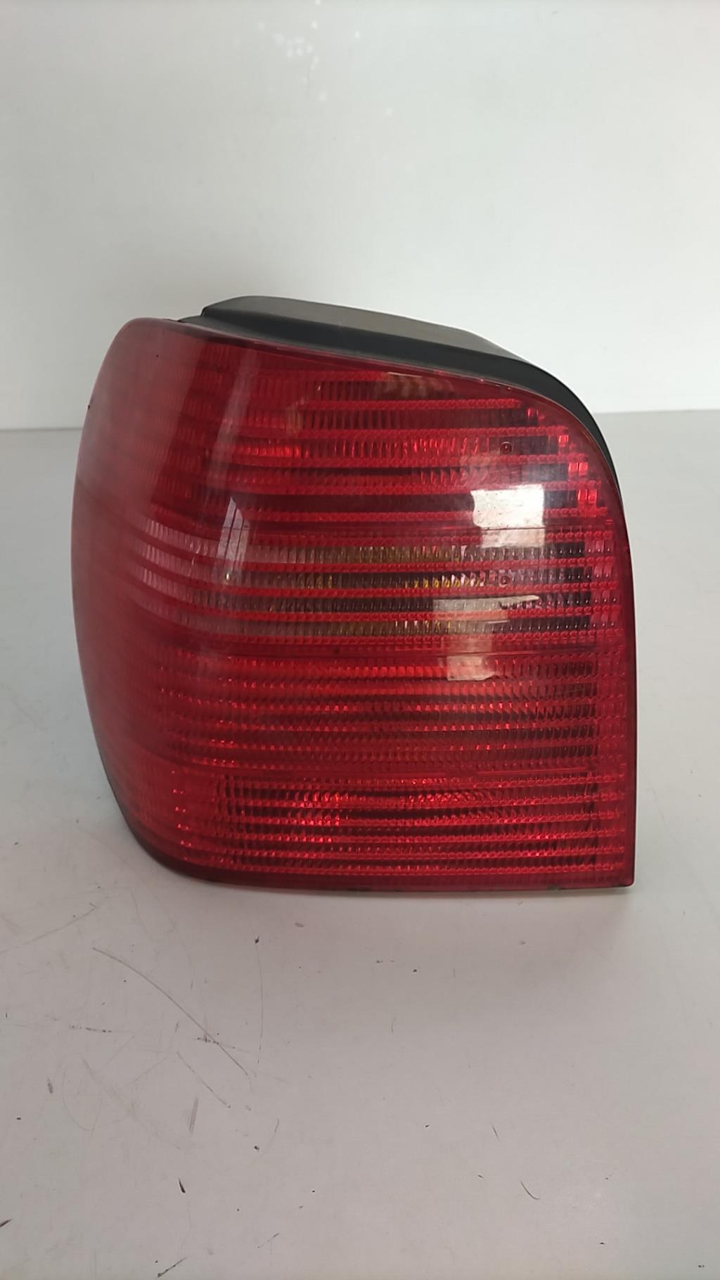 Fanale posteriore principale sinistro (luci) VOLKSWAGEN POLO 3 PHASE 2 Gasolina - 1