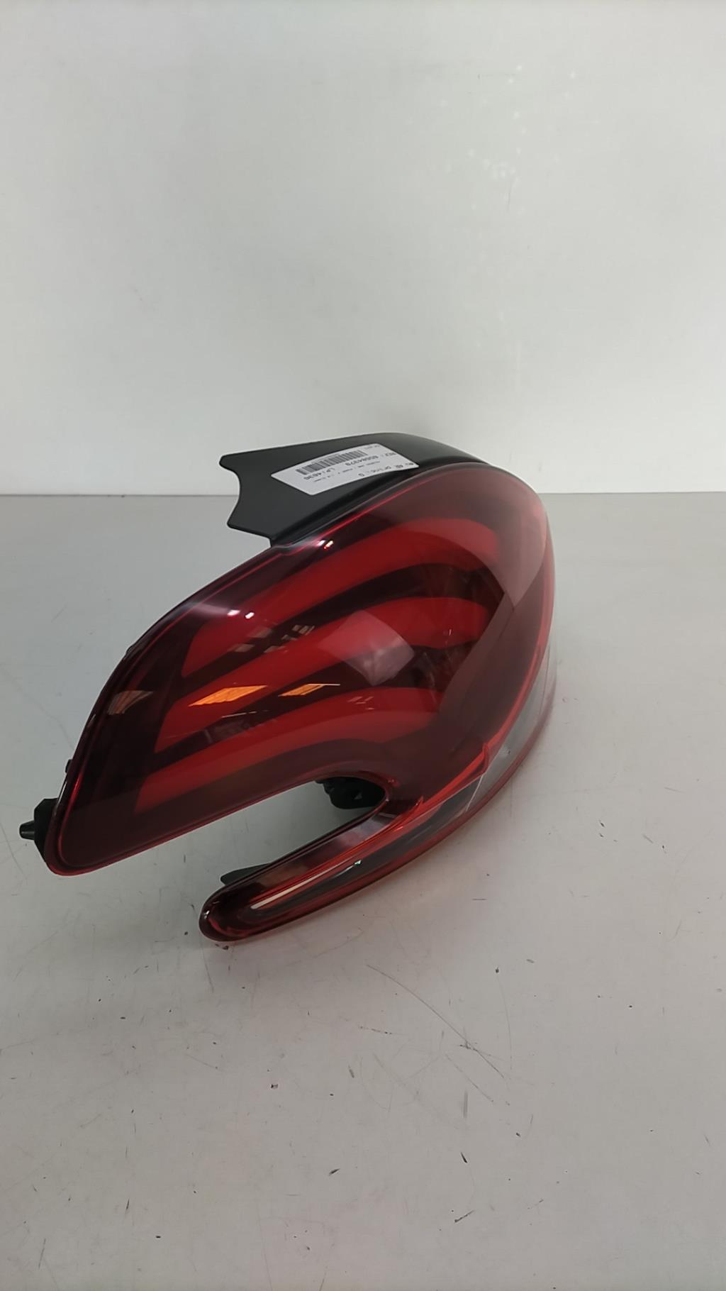 Fanale posteriore principale sinistro (luci) PEUGEOT 208 1 PHASE 2 Diésel - 1