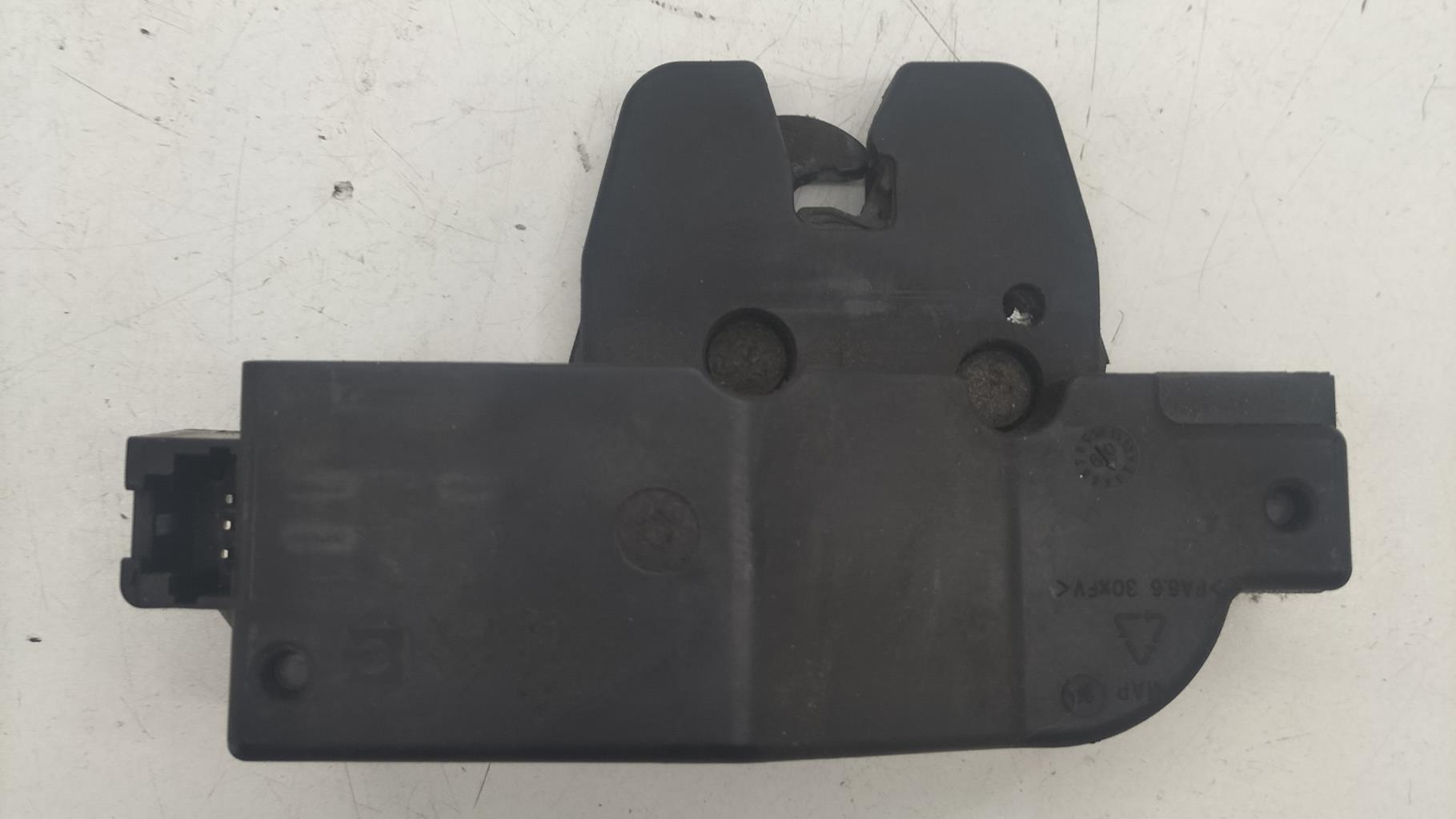 Serrure de hayon CITROEN C4 1 PHASE 2 Diesel - 1