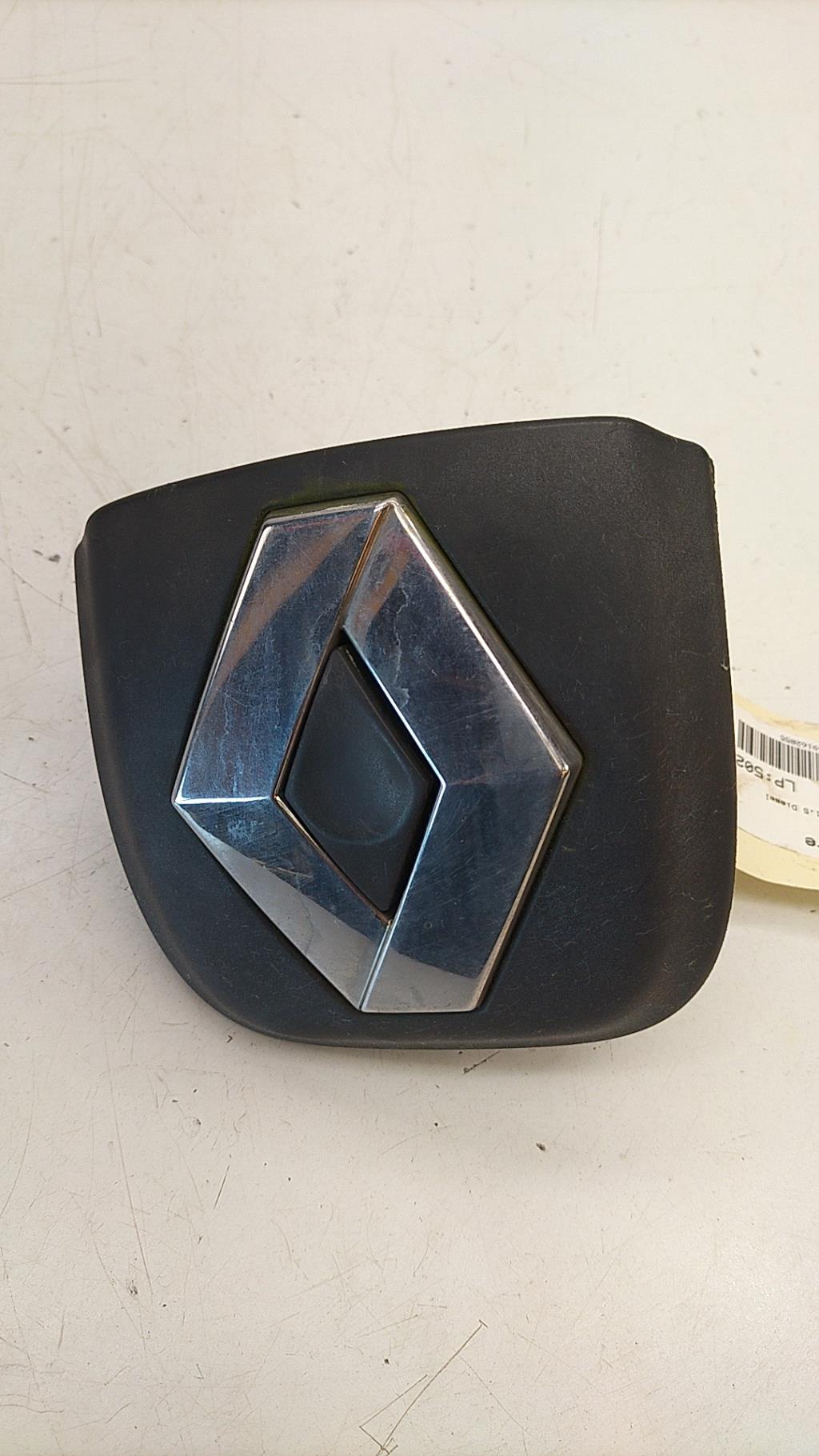 Bouton de coffre RENAULT CLIO Diesel - 1