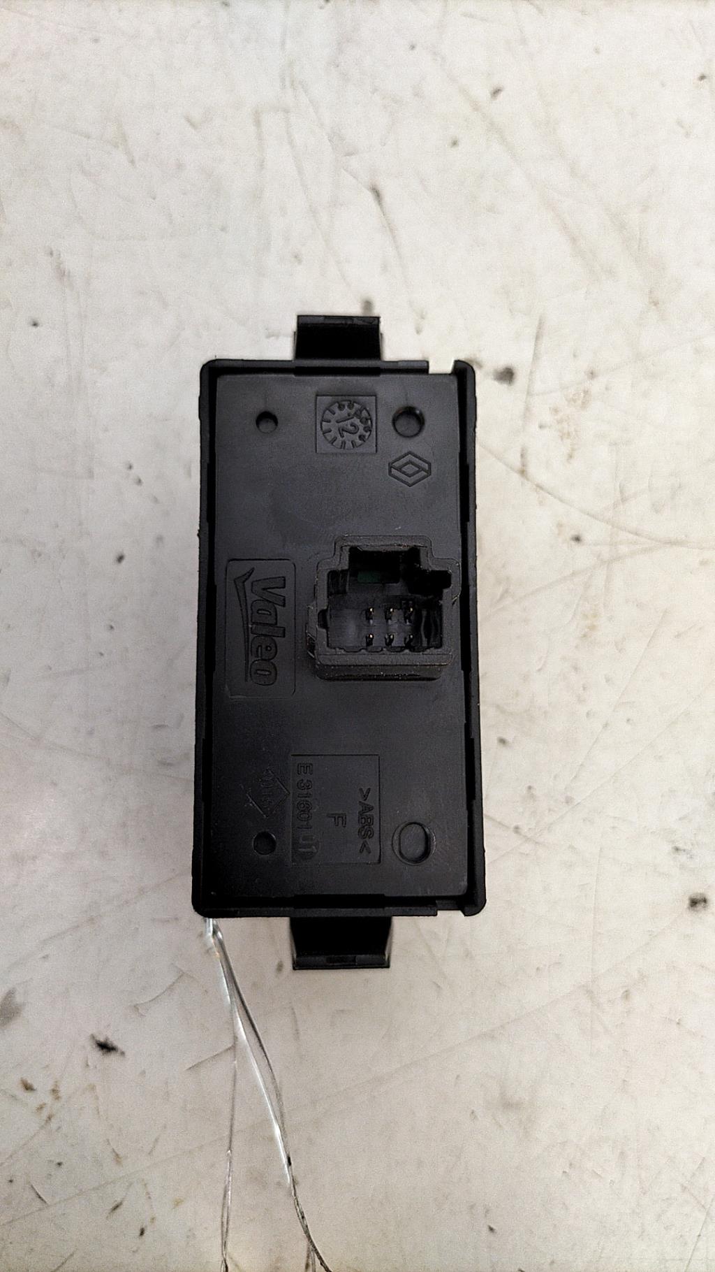 Bouton de warning RENAULT KANGOO 2 PHASE 1 Diesel - 1