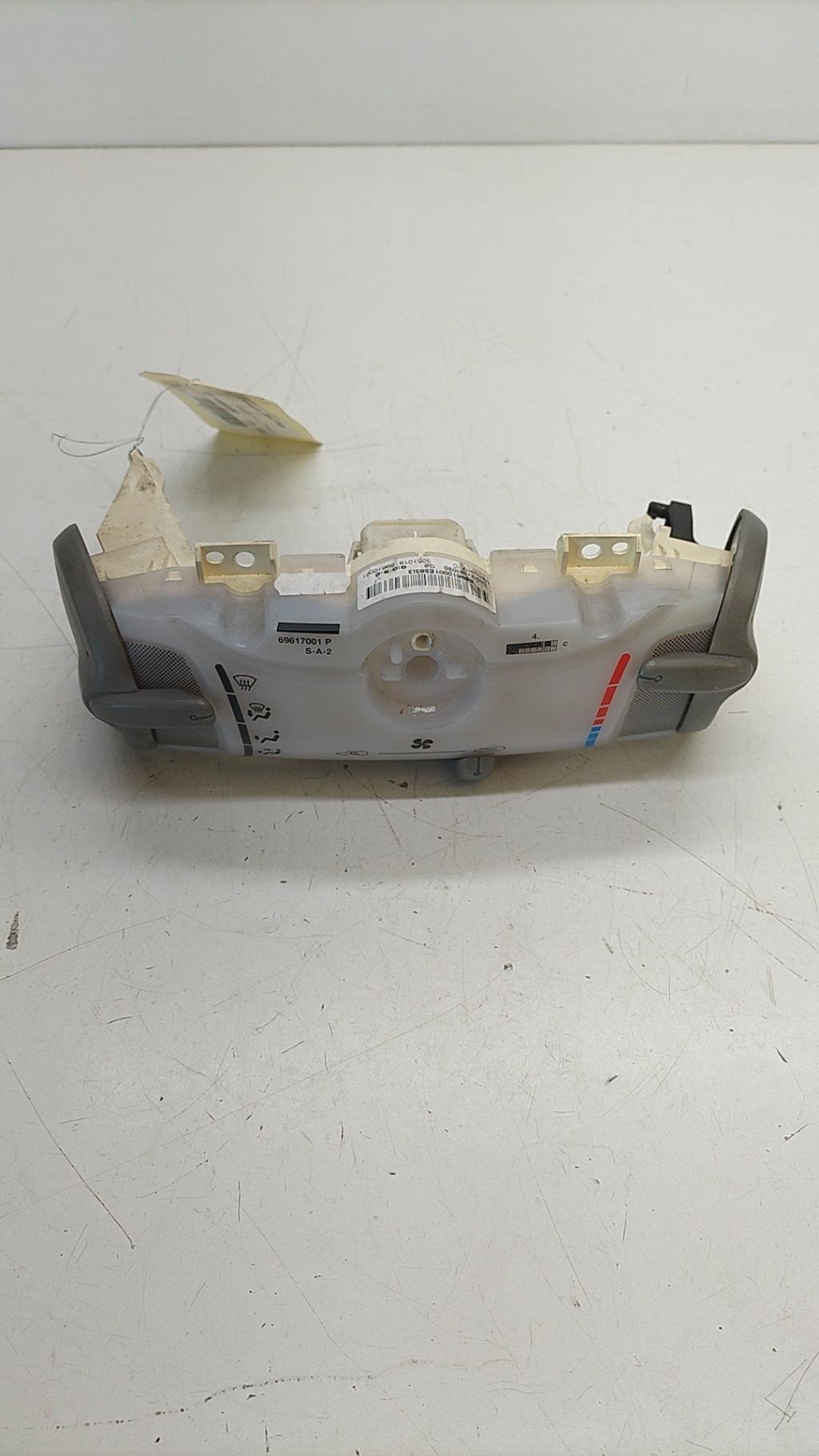 Commande chauffage PEUGEOT 107 PHASE 1 Essence - 1