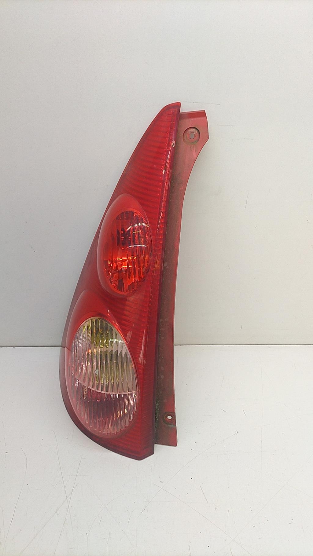 Fanale posteriore principale sinistro (luci) PEUGEOT 107 PHASE 1 Gasolina - 1