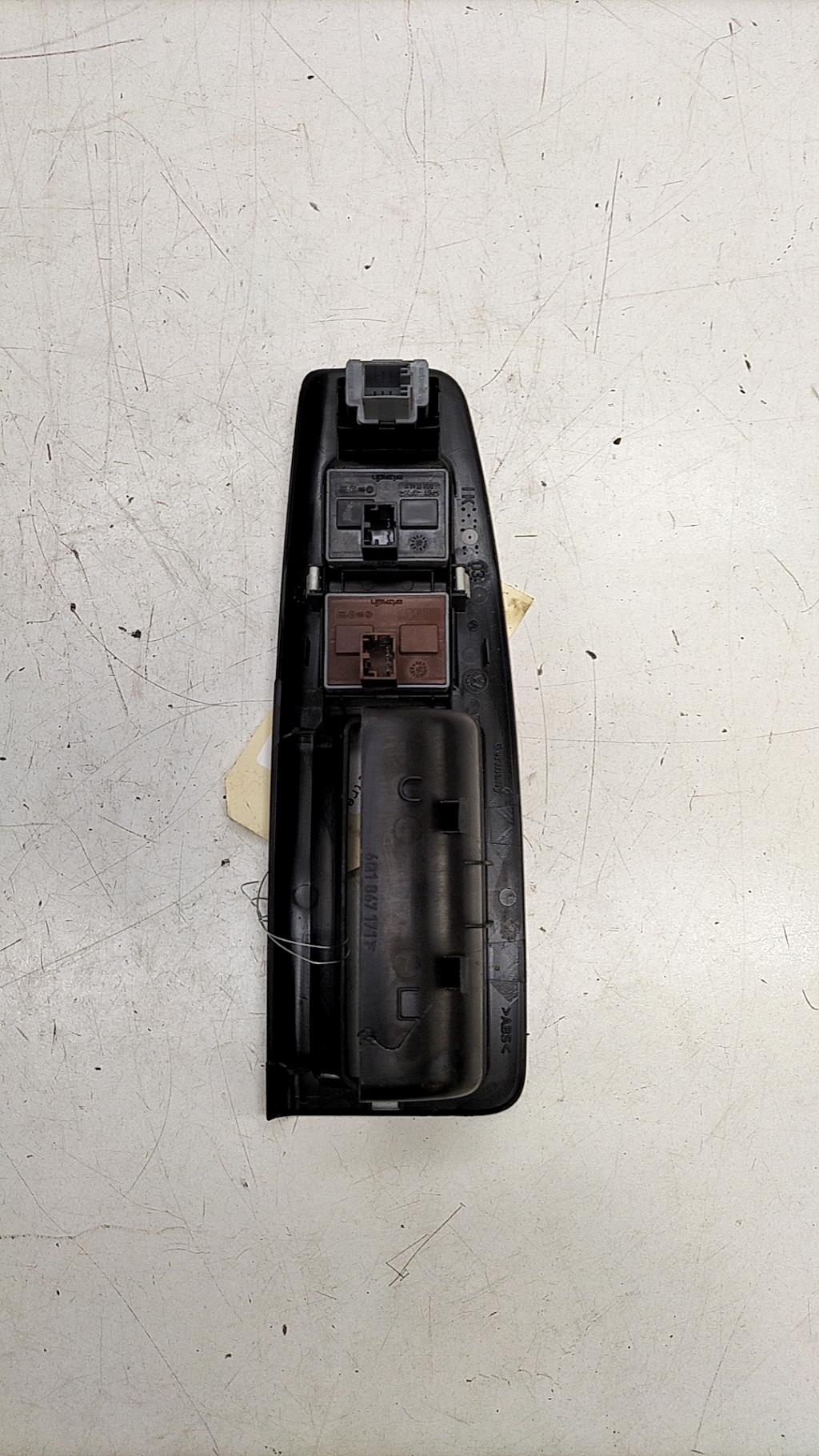 Interruttore lavacristalli anteriore sinistro VOLKSWAGEN POLO 4 PHASE 1 Gasolina - 1