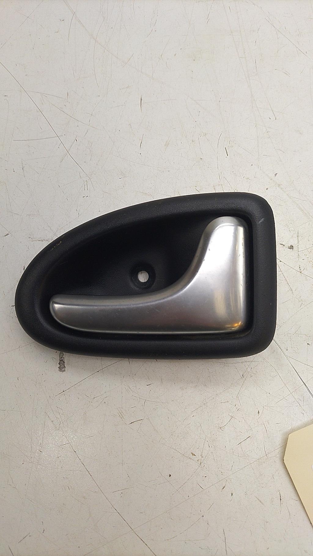 Maniglia interna posteriore destra RENAULT CLIO 2 PHASE 2 Gasolina - 1