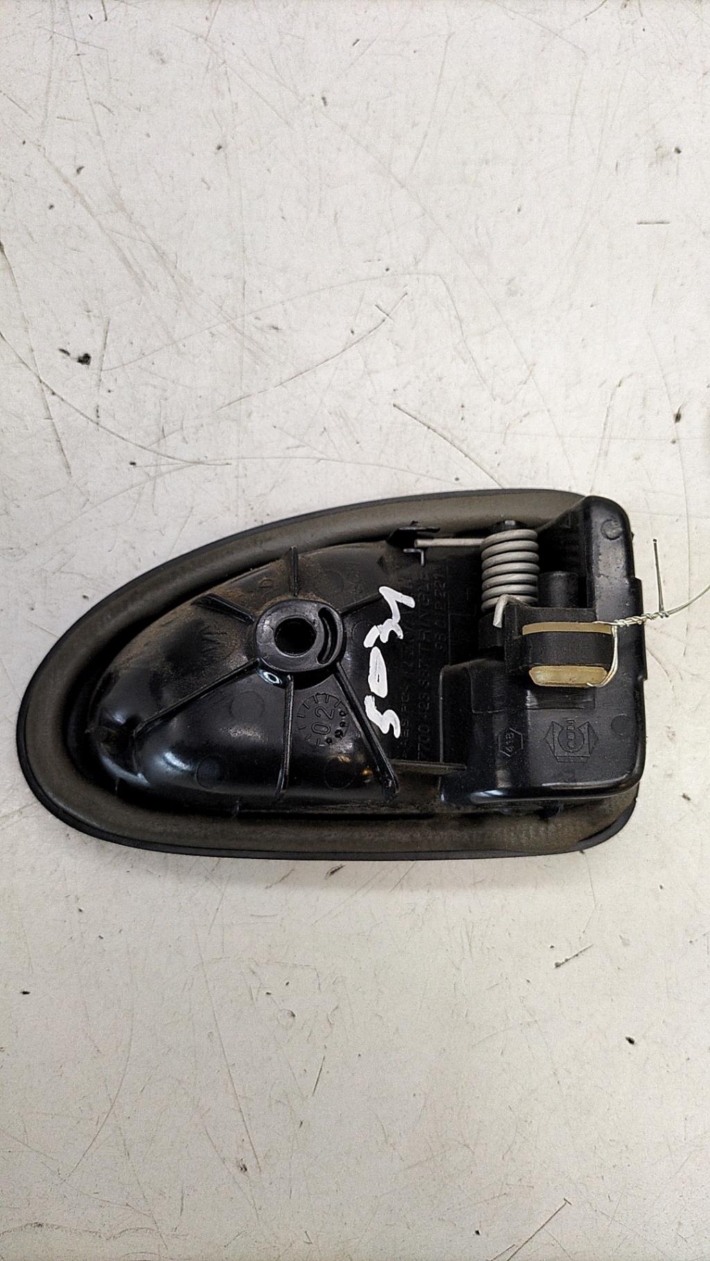 Maniglia interna posteriore sinistra RENAULT CLIO 2 PHASE 2 Gasolina - 1