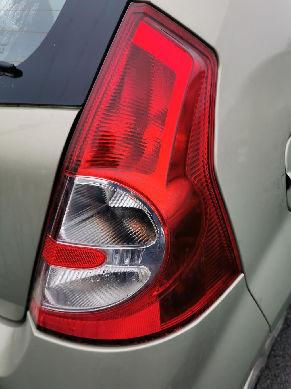 Fanale posteriore principale destro (luci) DACIA SANDERO 1 Gasolina - 1