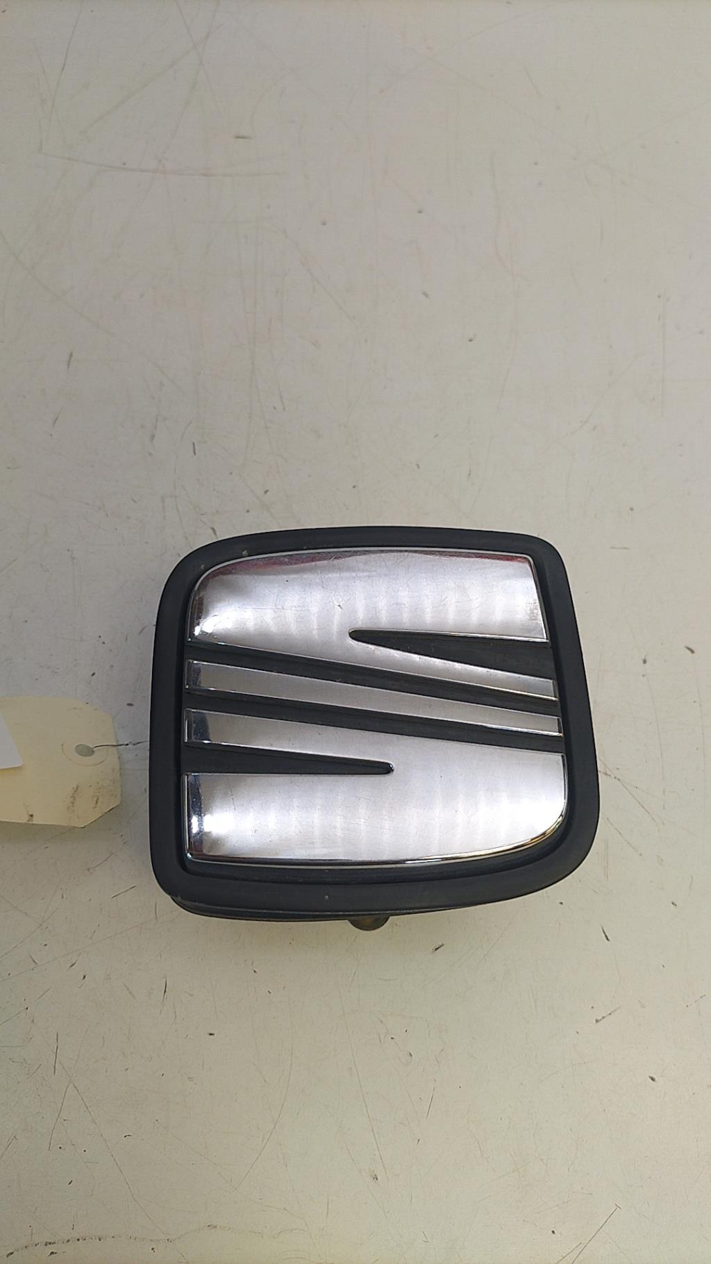 Bouton de coffre SEAT IBIZA 2 PHASE 3 Diesel - 1