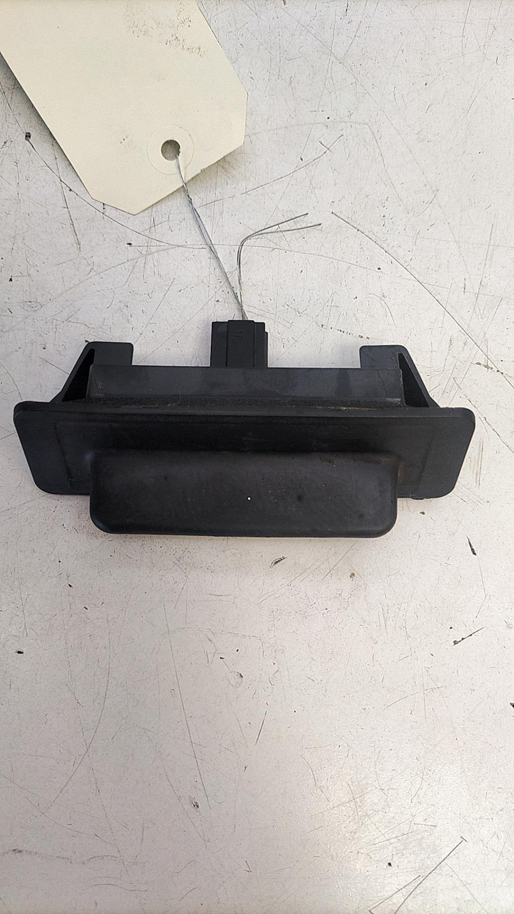 Bouton de coffre RENAULT LAGUNA 2 PHASE 2 BREAK Diesel - 1