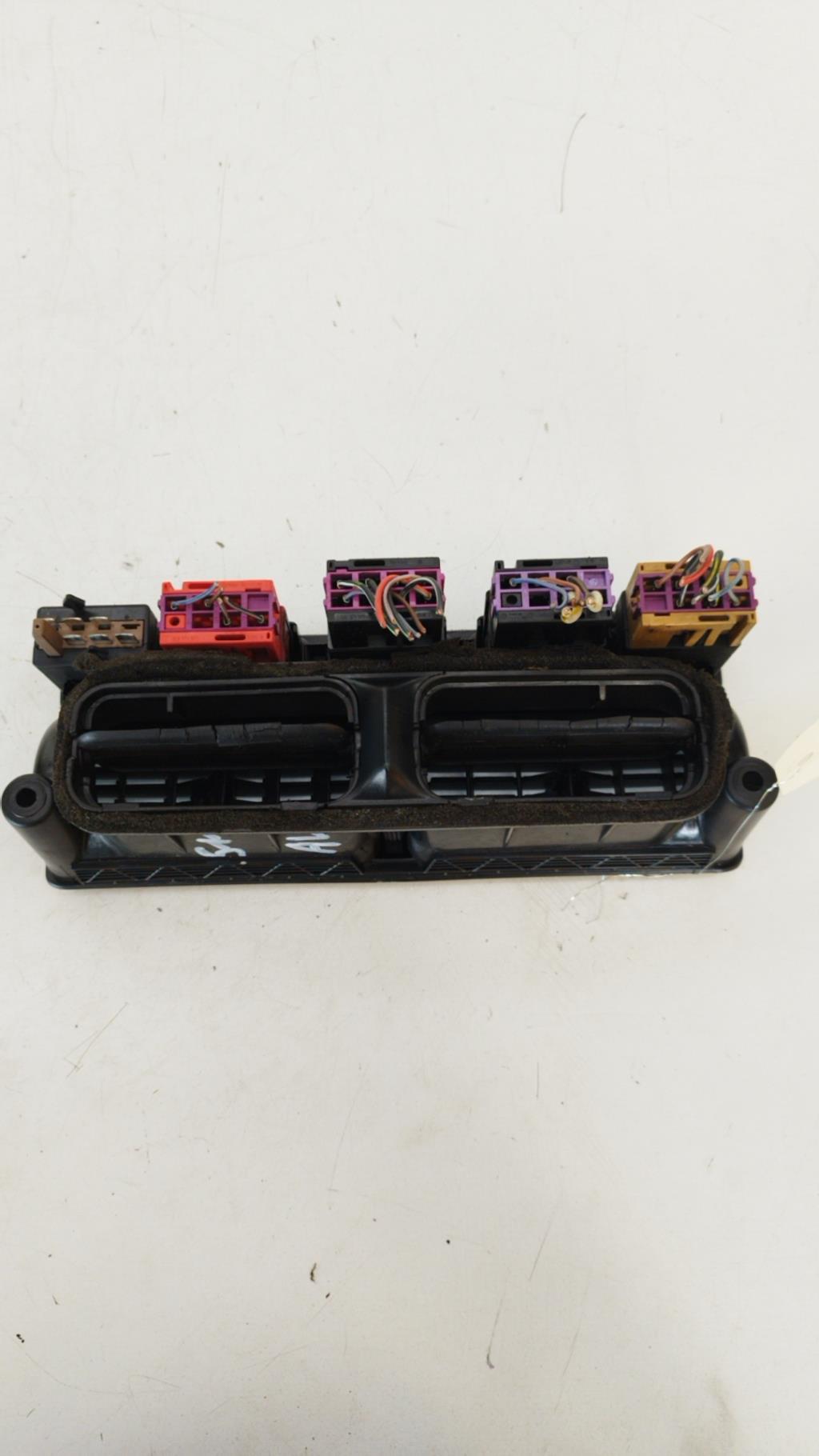 Bouton de warning VOLKSWAGEN BORA Diesel - 1