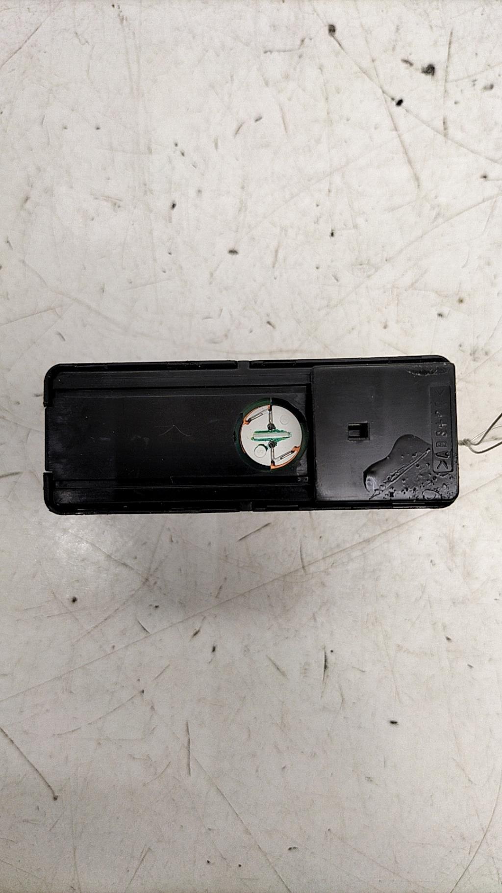 Bouton de warning BMW SERIE 3 E46 COUPE PHASE 2 Diesel - 1