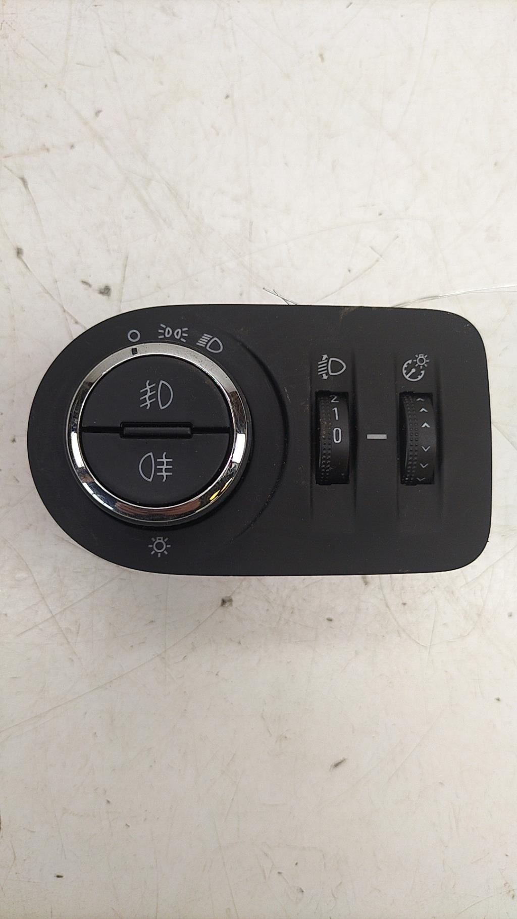 Commande de phare OPEL CORSA D PHASE 2 Essence - 1