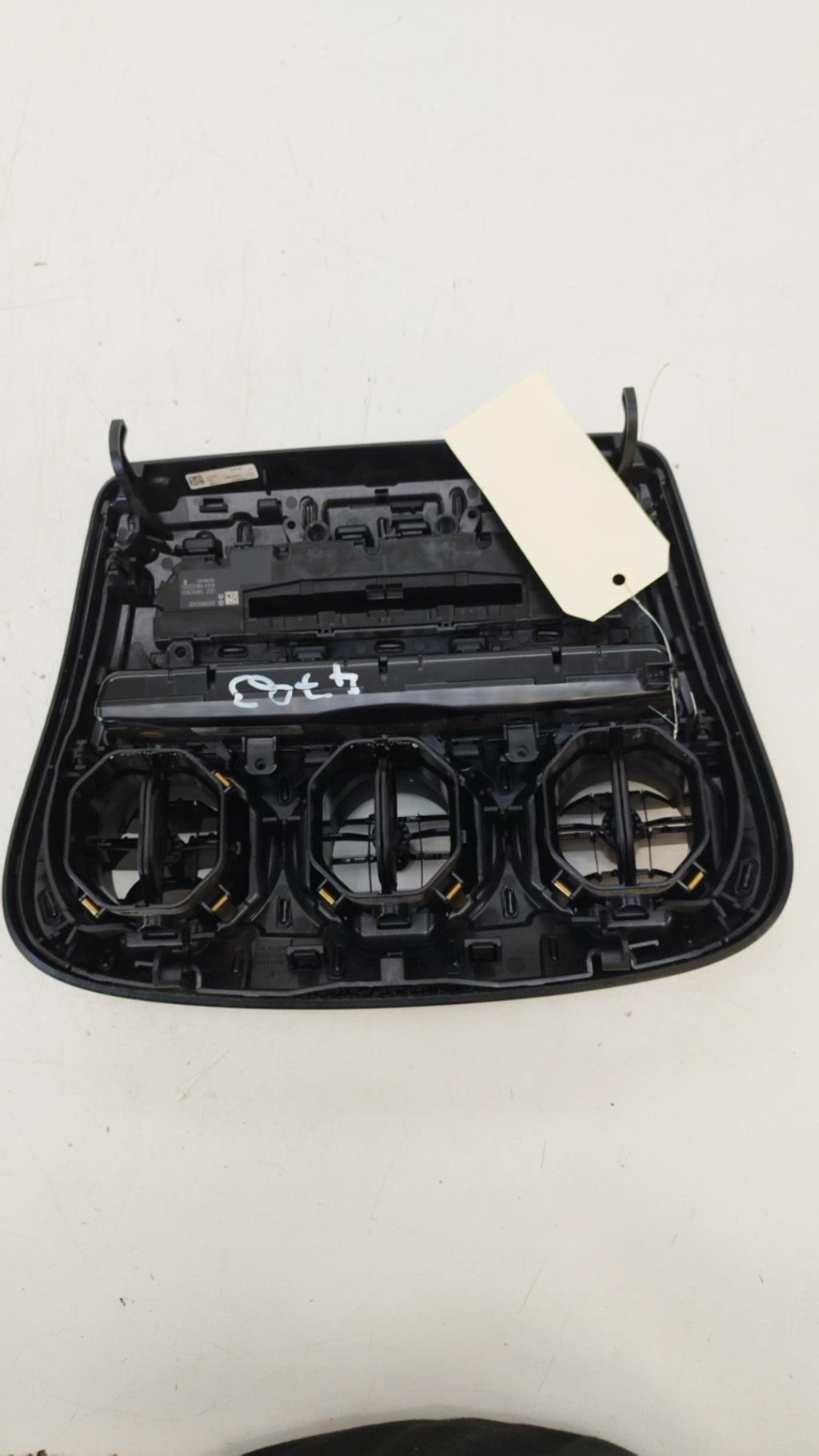 Consolle centrale (interno in plastica) MERCEDES CLASSE C 205 PHASE 1 Diésel - 1