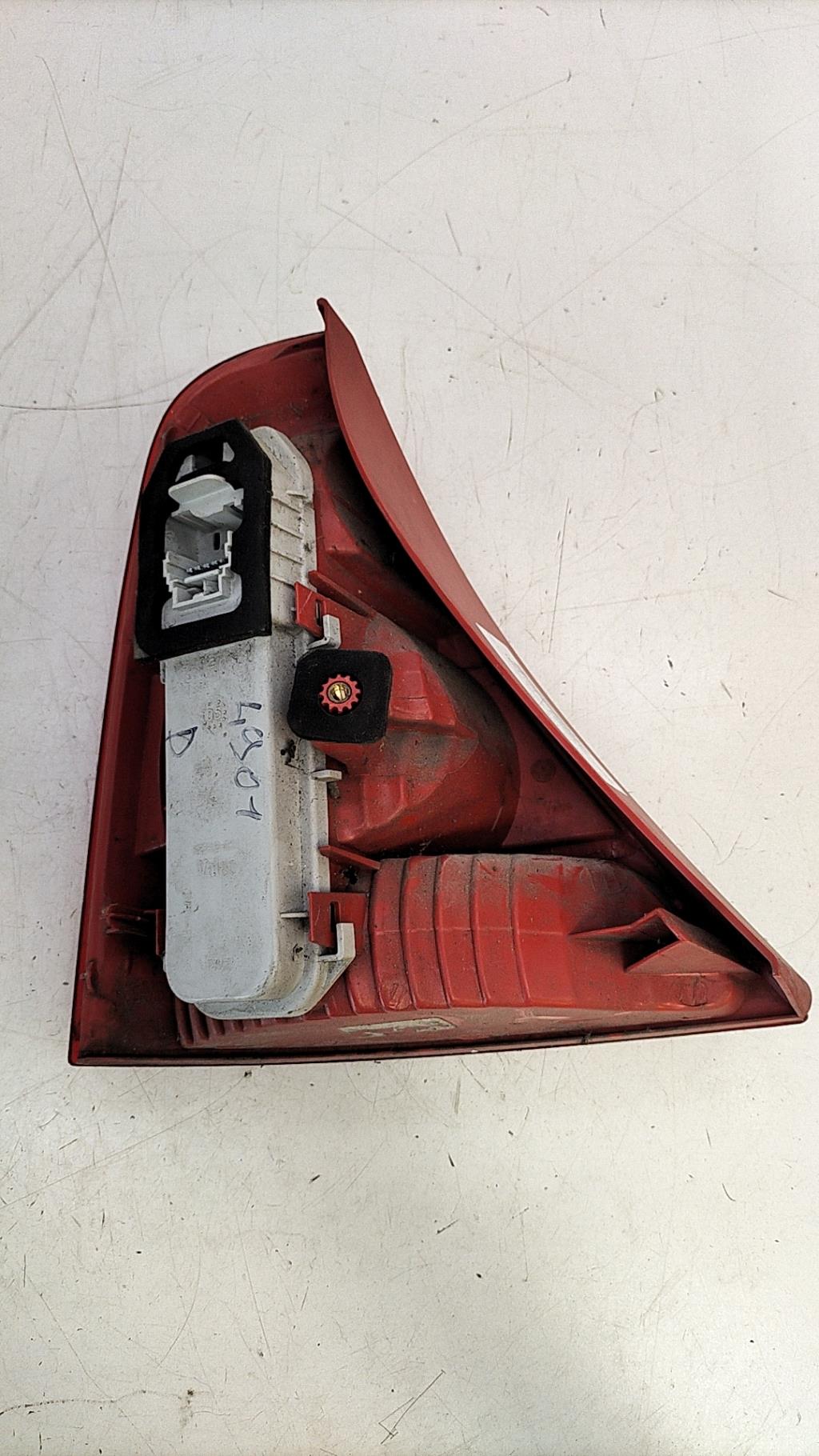 Fanale posteriore principale destro (luci) RENAULT CLIO 2 CAMPUS PHASE 1 Diésel - 1