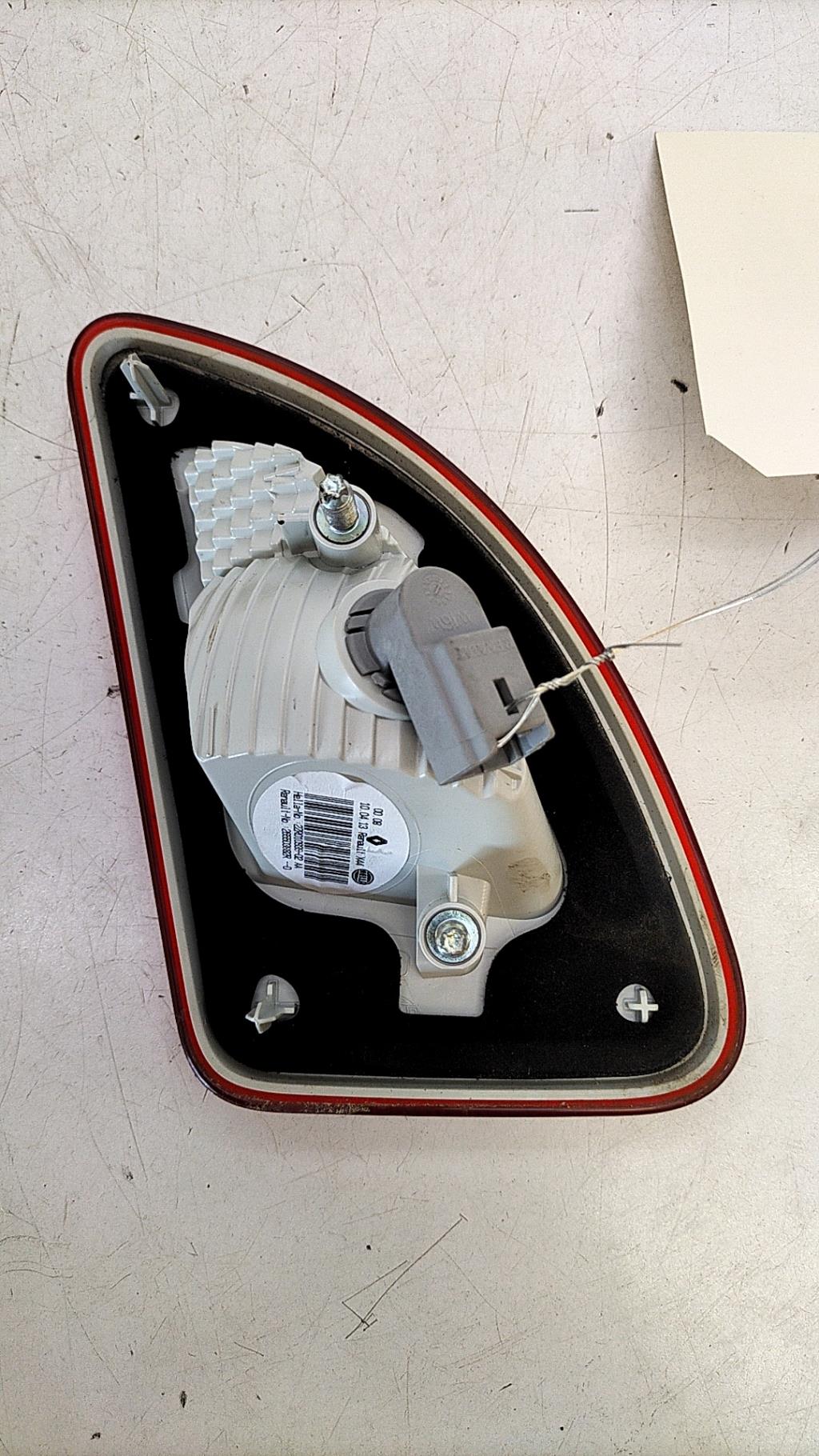 Feu arriere secondaire droit (feux) RENAULT TWINGO 2 PHASE 2 Essence - 1