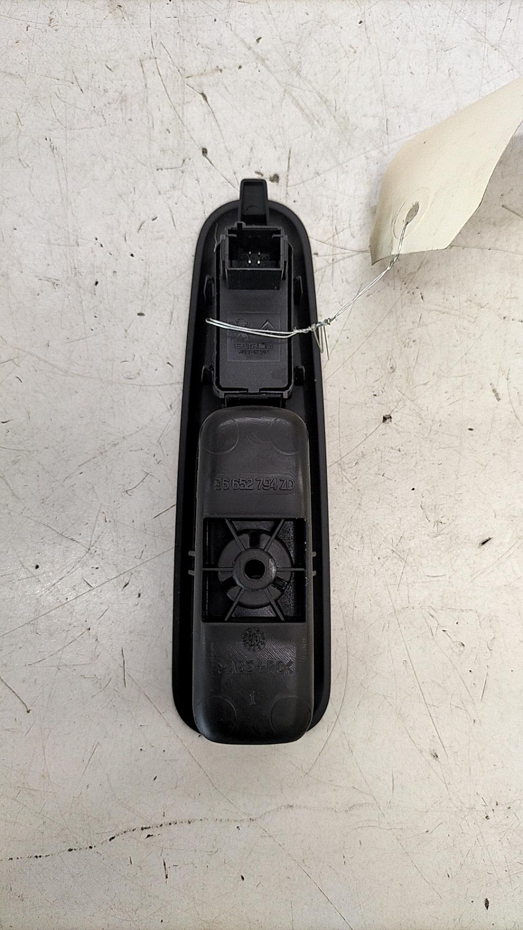 Interruttore lavacristalli posteriore sinistro PEUGEOT 3008 1 PHASE 1 Diésel - 1