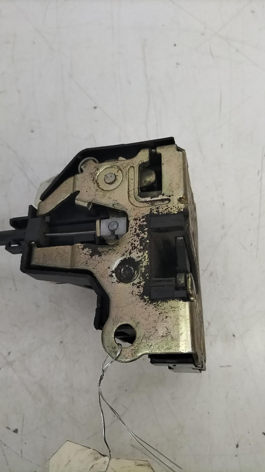 Serrure avant droit RENAULT CLIO 2 PHASE 2 Essence - 1