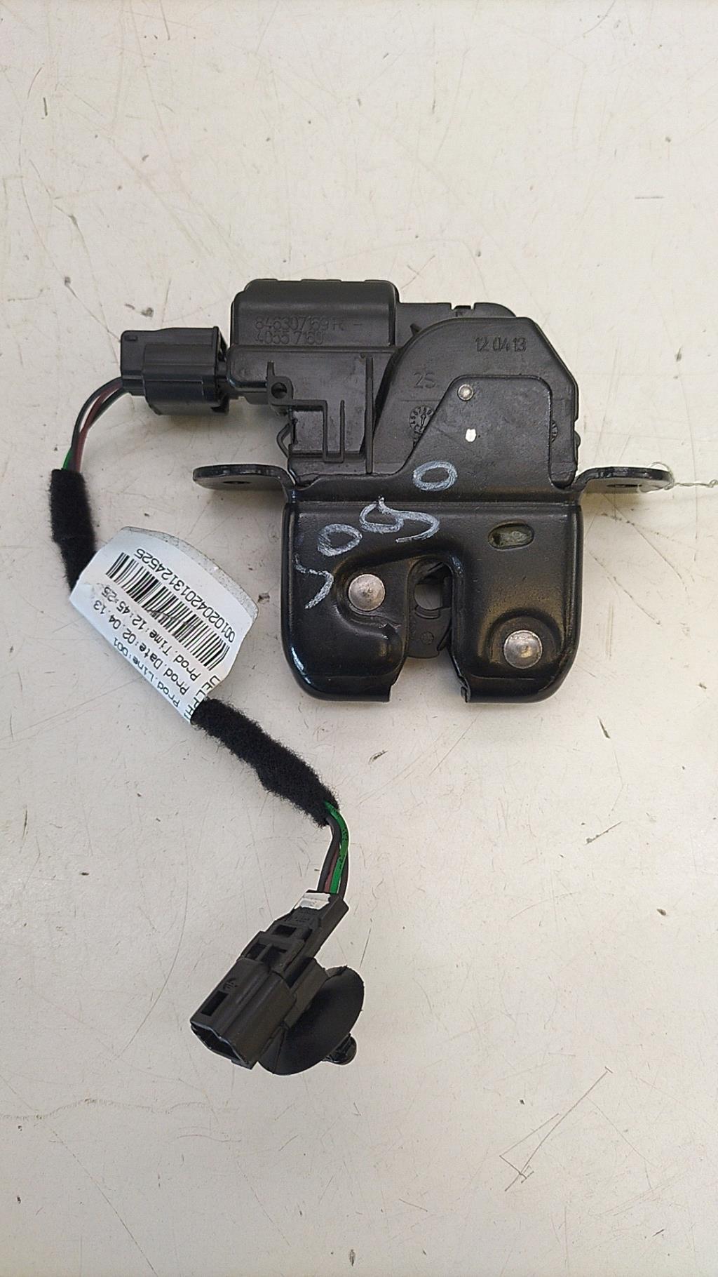 Serrure de coffre RENAULT TWINGO 2 PHASE 2 Essence - 1