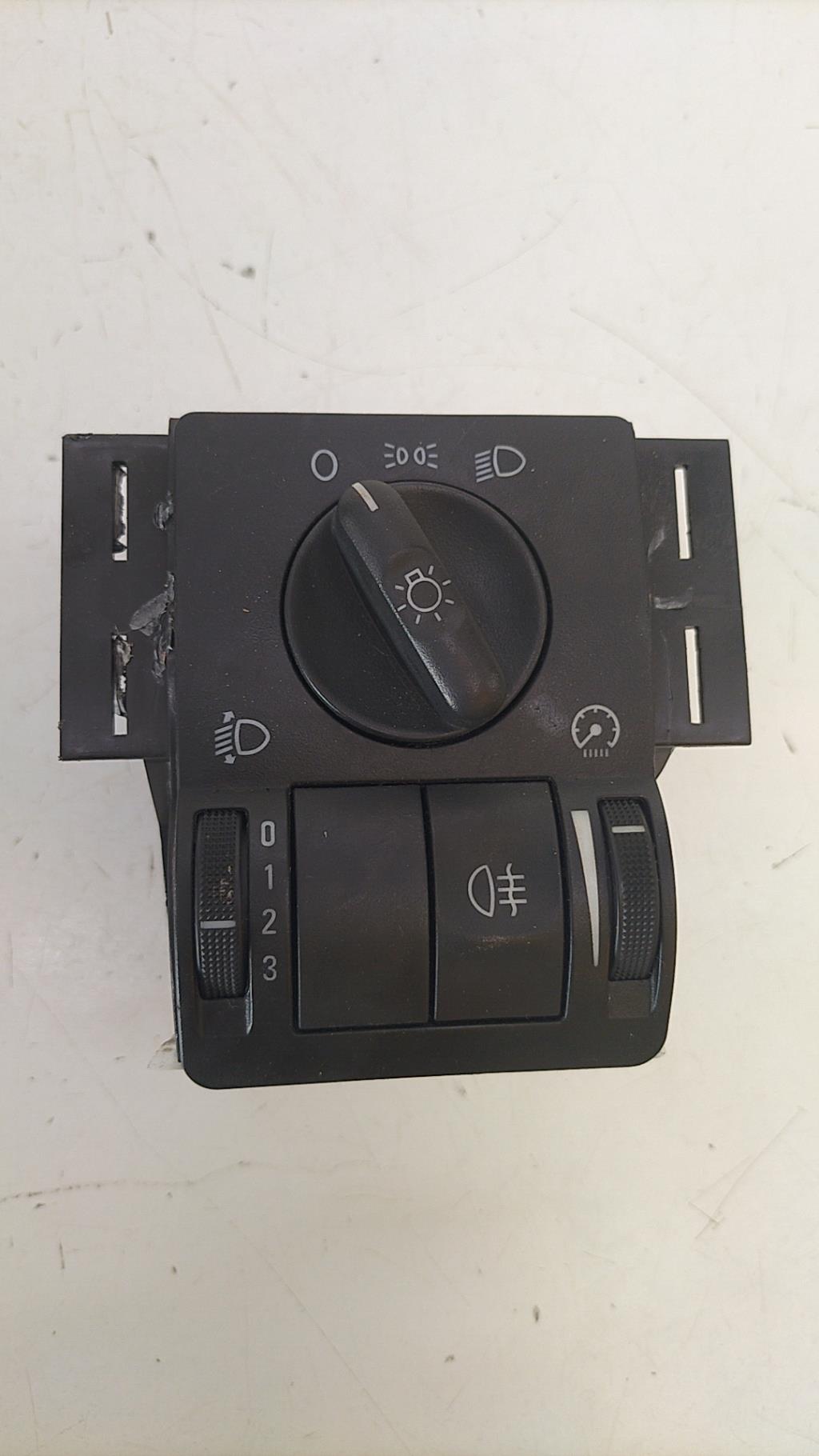 Commande de phare OPEL CORSA C PHASE 2 Diesel - 1